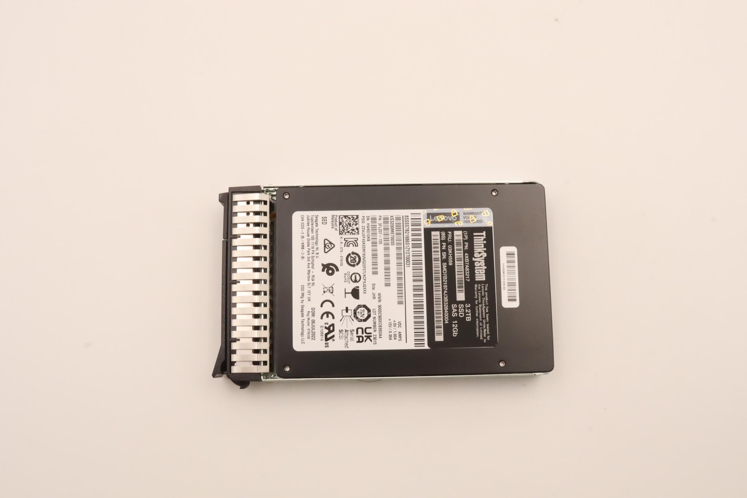 SSD накопитель Lenovo ThinkSystem 2.5" Nytro 3750 3.2TB Write Intensive SAS 12Gb HS SSD (03KH559)
