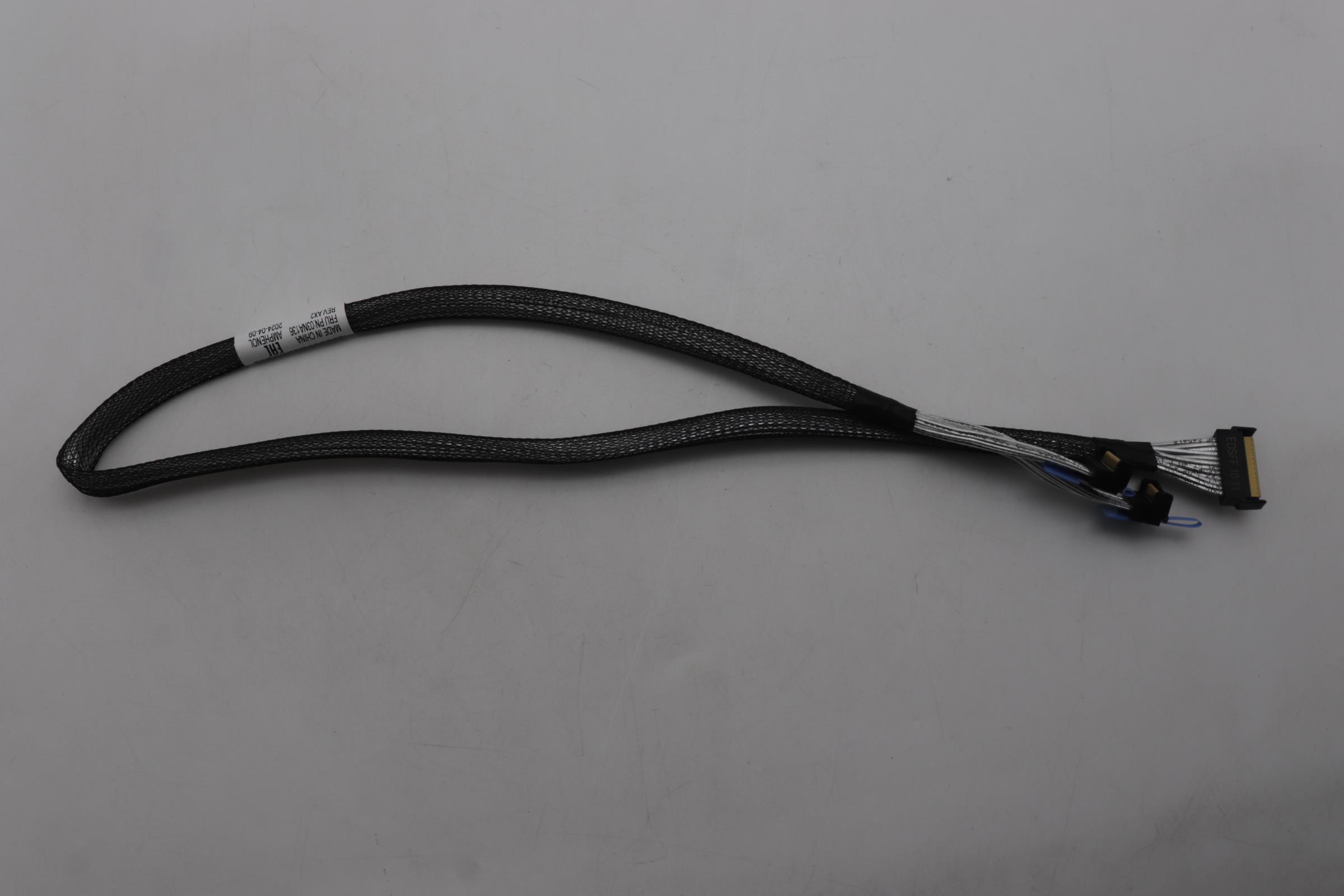 Кабель Lenovo Cable, Internal, PCIE Gen5 cable ,MCIOX8 STR -RA MCIOX4 STR*2, 760/740mm (03NA136)
