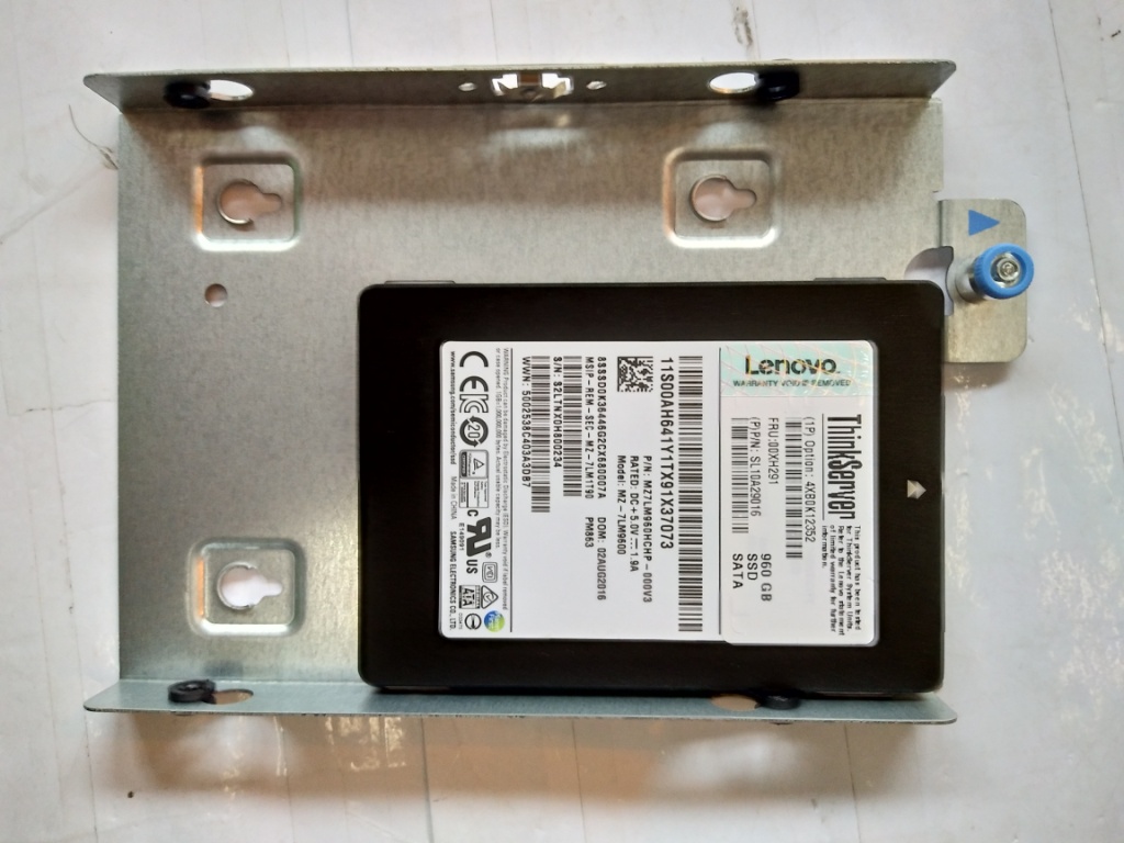 SSD накопитель Lenovo NHS 960G PM863 SSD SATA W/35 (00XH291)