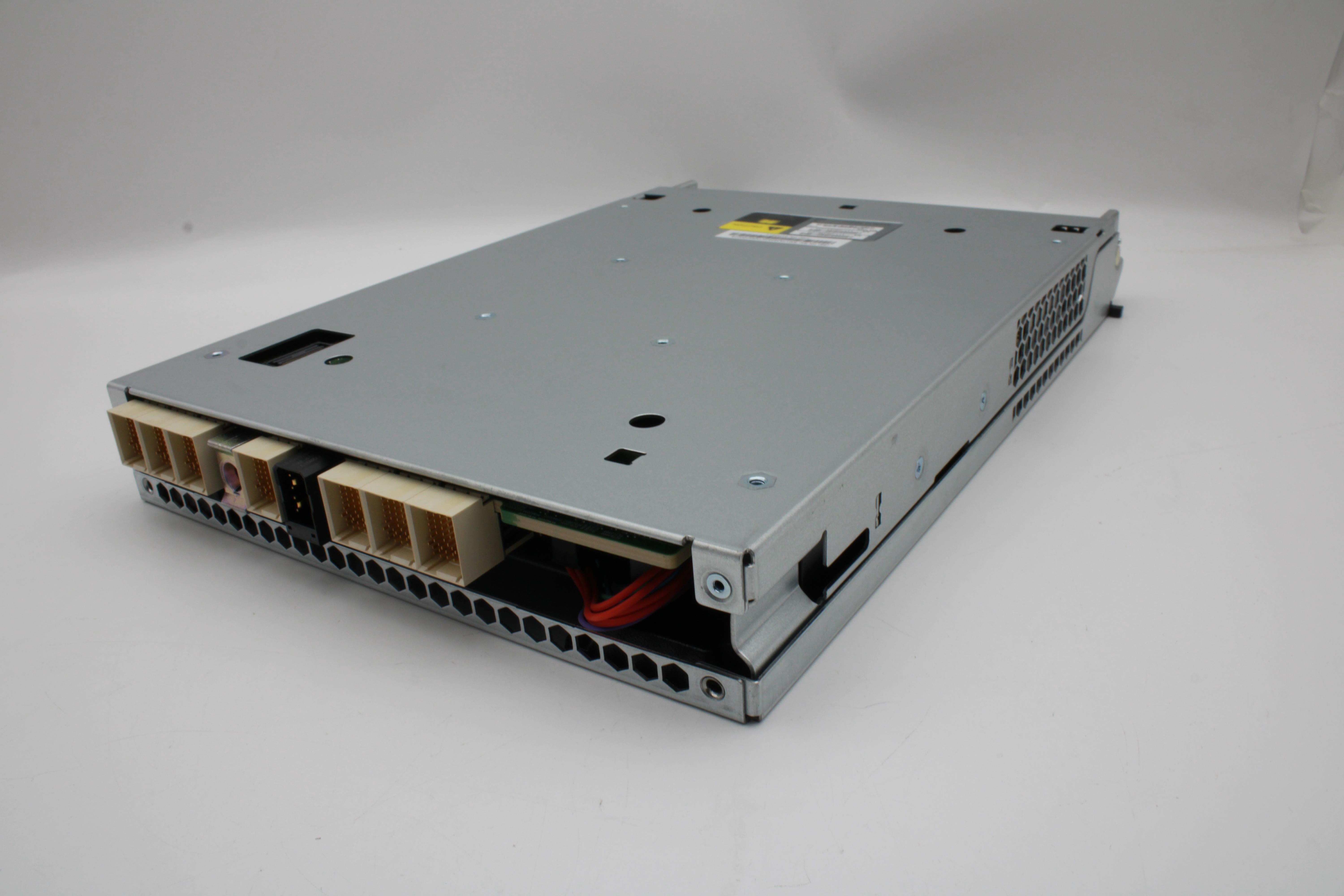 Контроллер Lenovo Controller, DM5000, 3000, 10GbaseT host port, with BBU (01PG611)