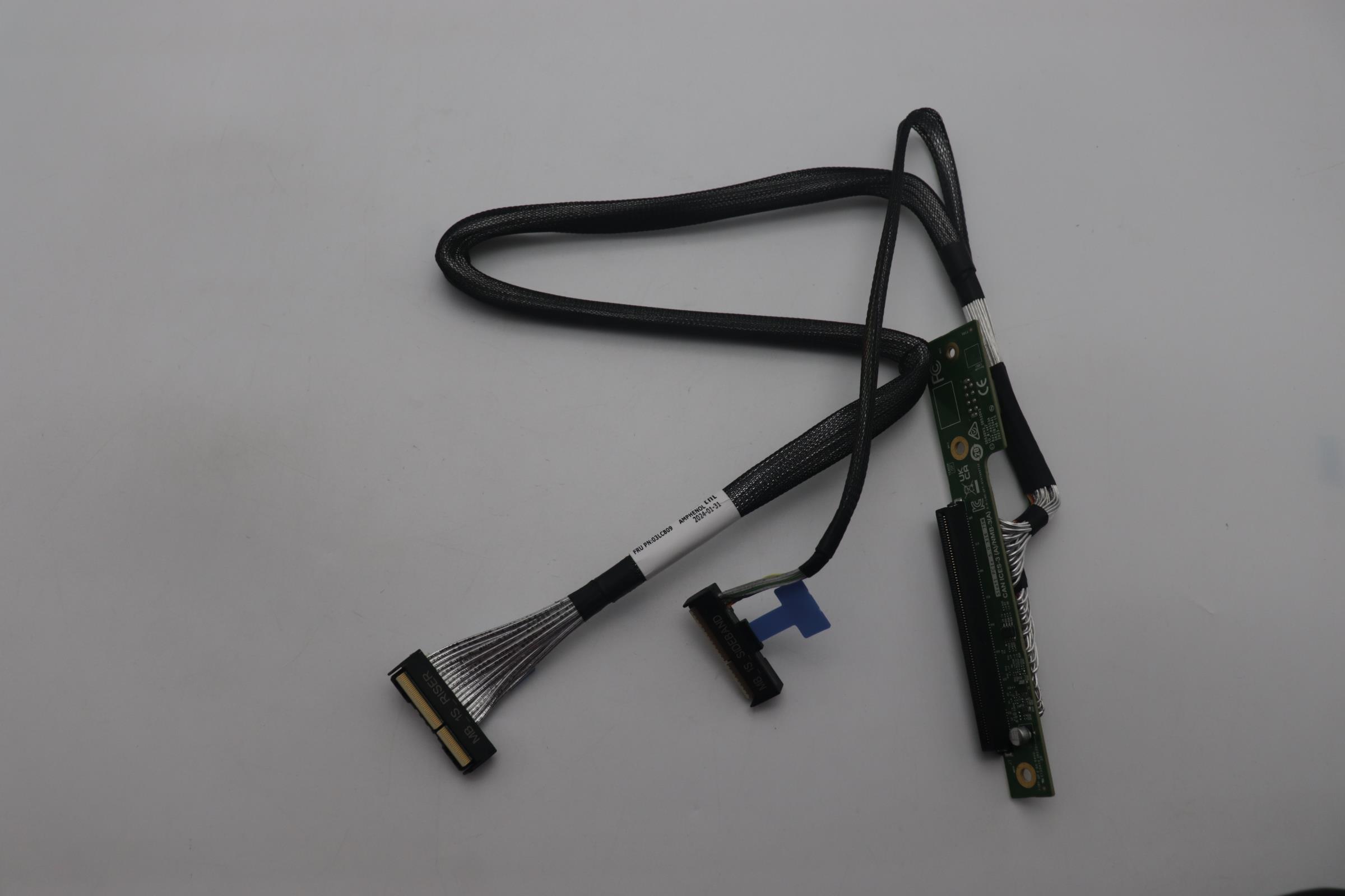 Кабель Lenovo Cable, Internal, 1U Riser wire on board(1U1S), 2X MCIO124P (x16) to PCI-e x16 slot, 660mm, 340mm (03LC809)
