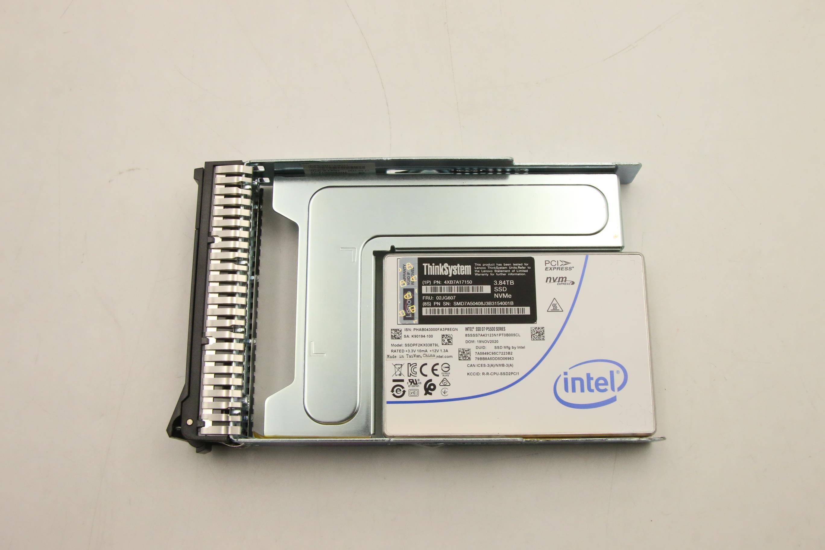 SSD накопитель Lenovo ThinkSystem 3.5" U.2 P5500 3.84TB Read Intensive NVMe PCIe 4.0 x4 HS SSD (02JG607)