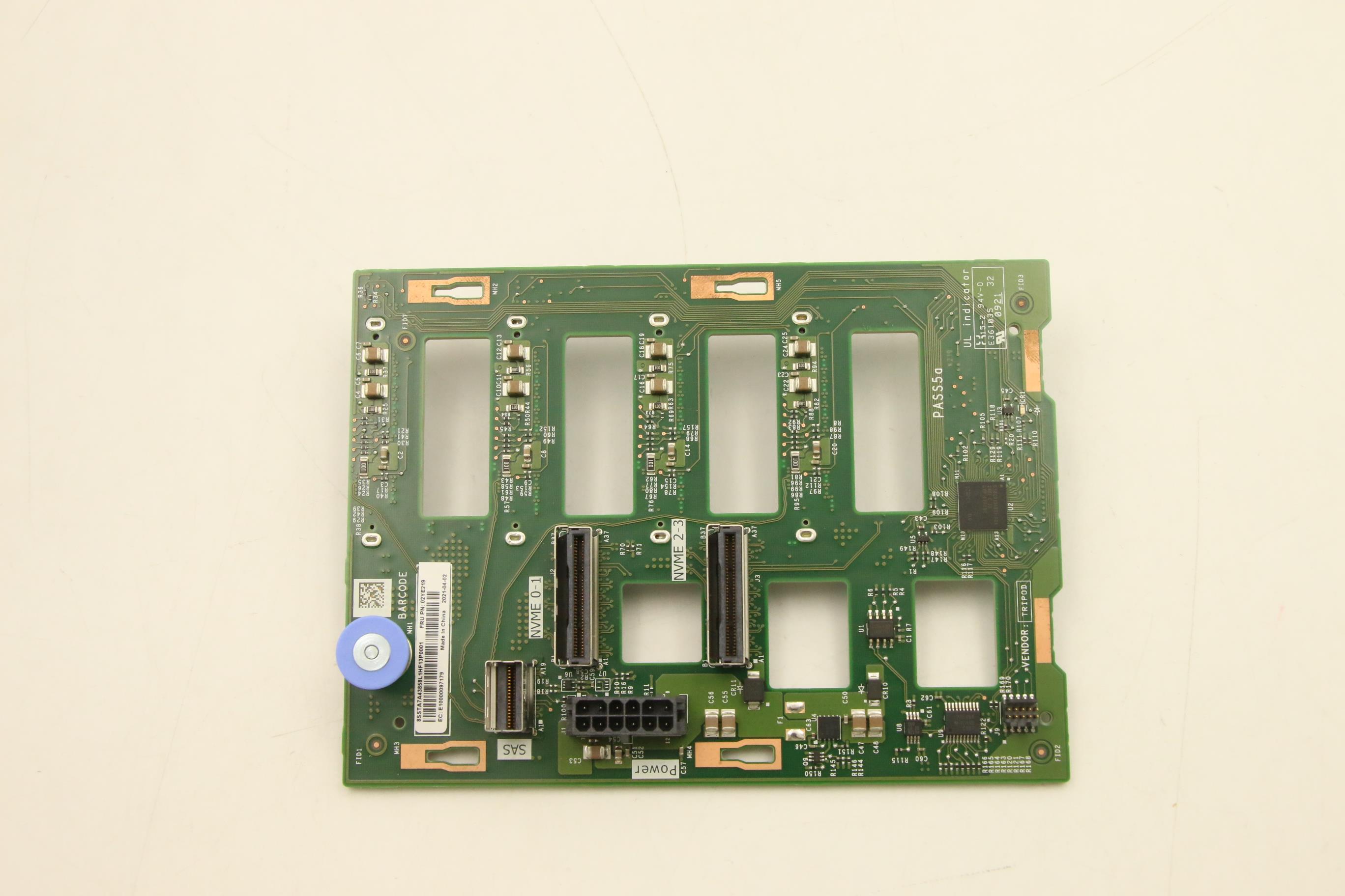 Опция Lenovo Backplane, SATA/SAS/NVMe, 3.5", 4-Bay, Front, AnyBay (02YE219)