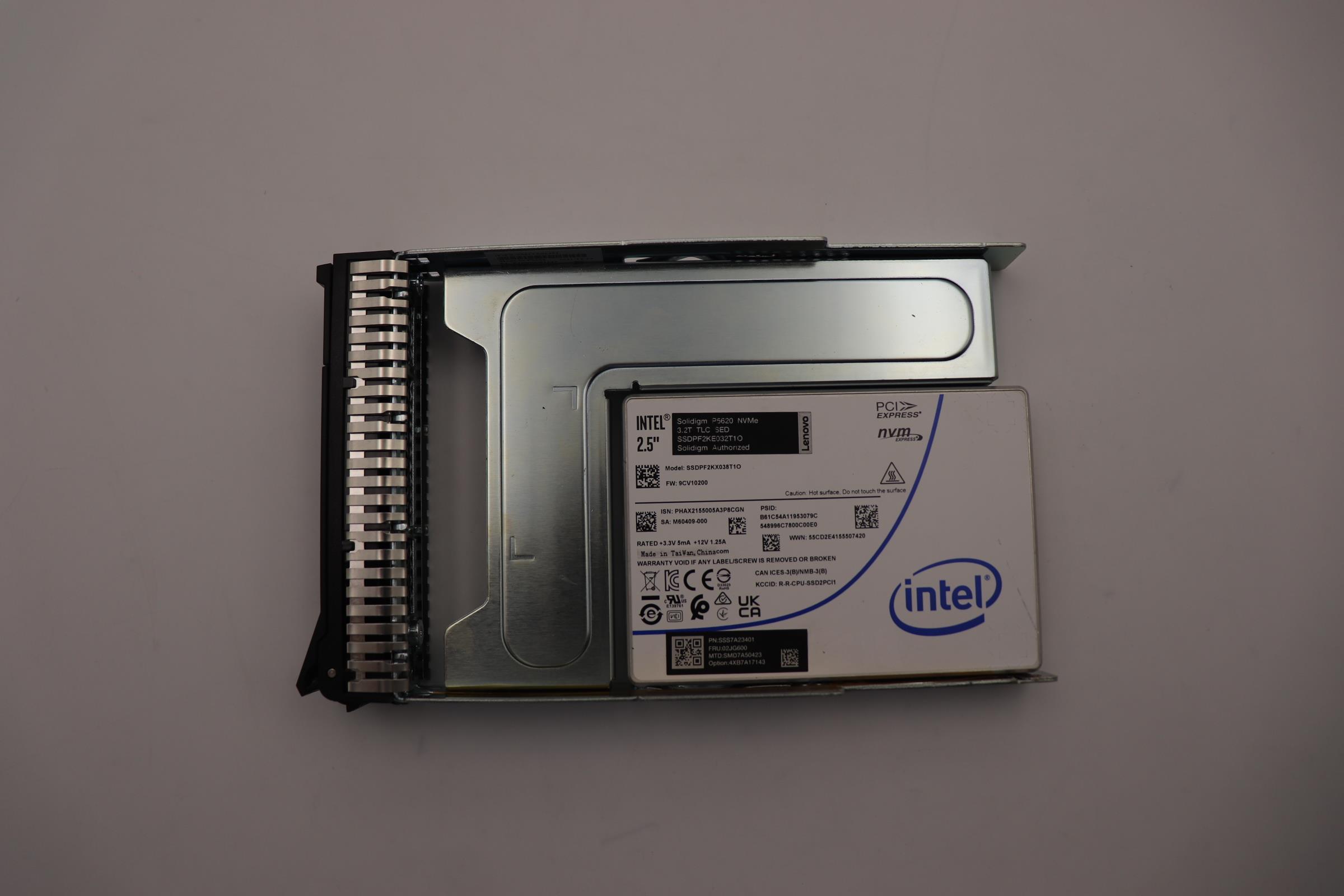 SSD накопитель Lenovo 3.5" U.2 P5620 3.2TB NVMe HS (02JG600)