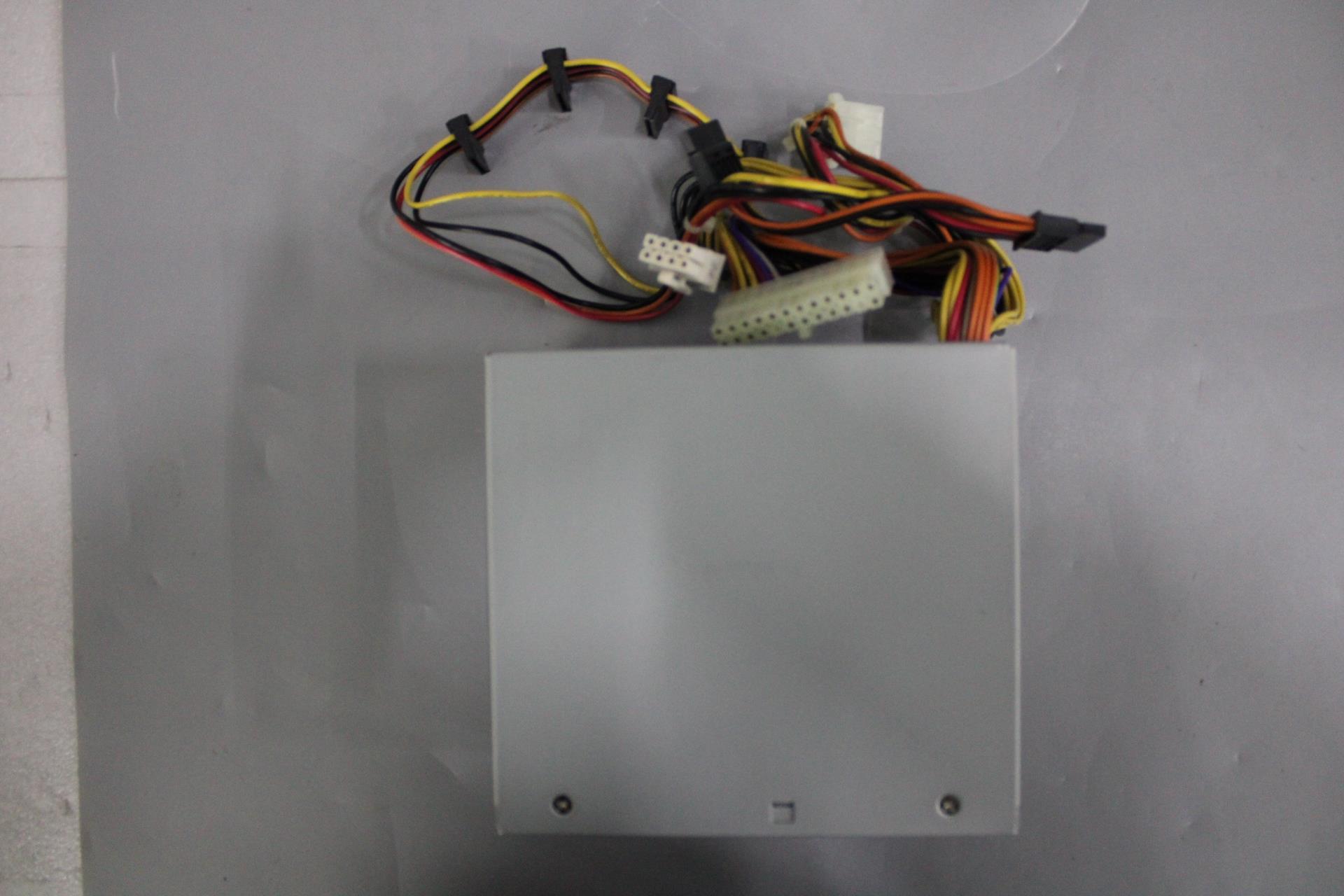 Блок питания Lenovo 300W Bronze (00AL206)