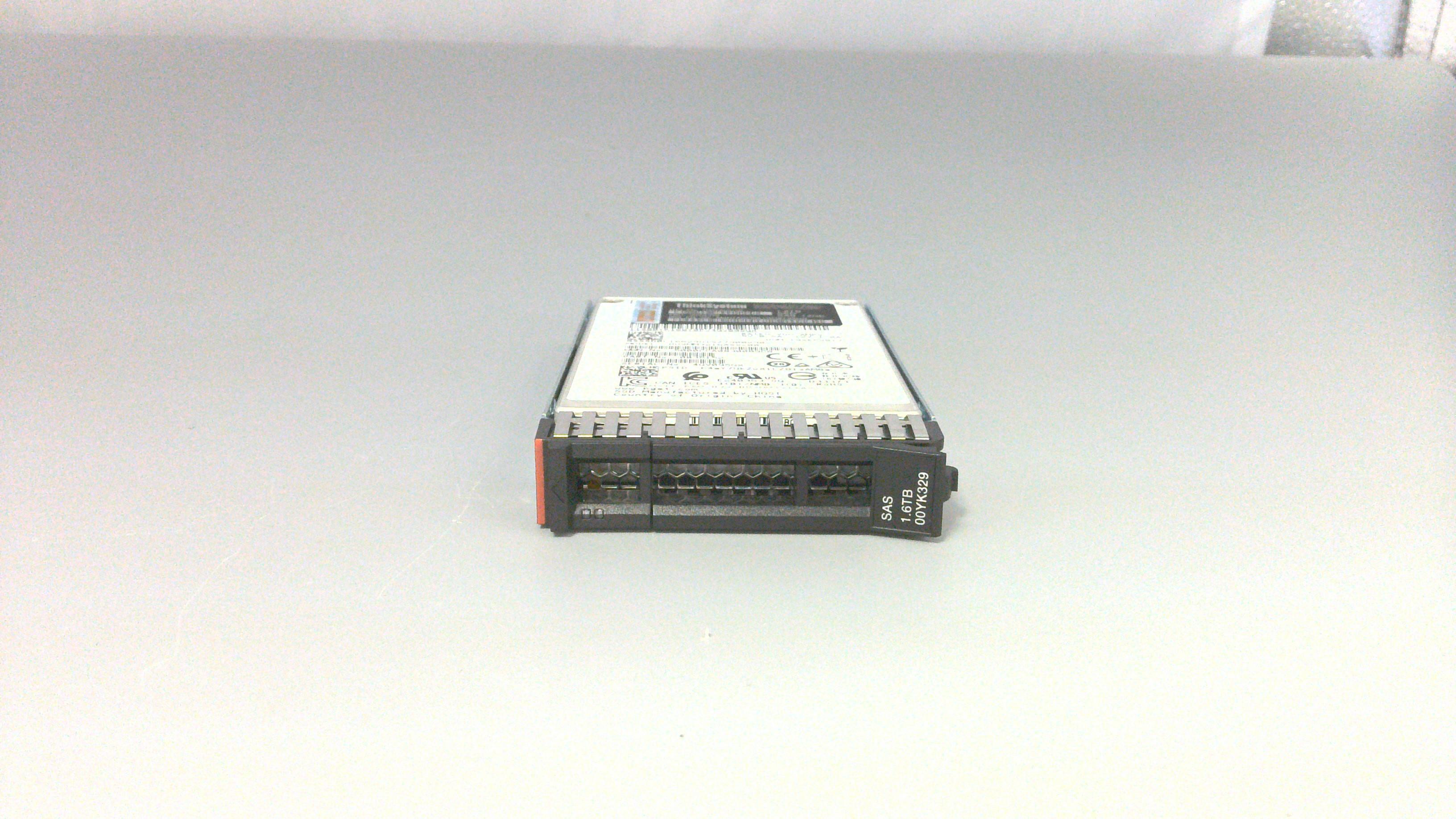 SSD накопитель Lenovo ThinkSystem 2.5" HUSMM32 1.6TB Performance SAS 12Gb Hot Swap SSD (00YK329)