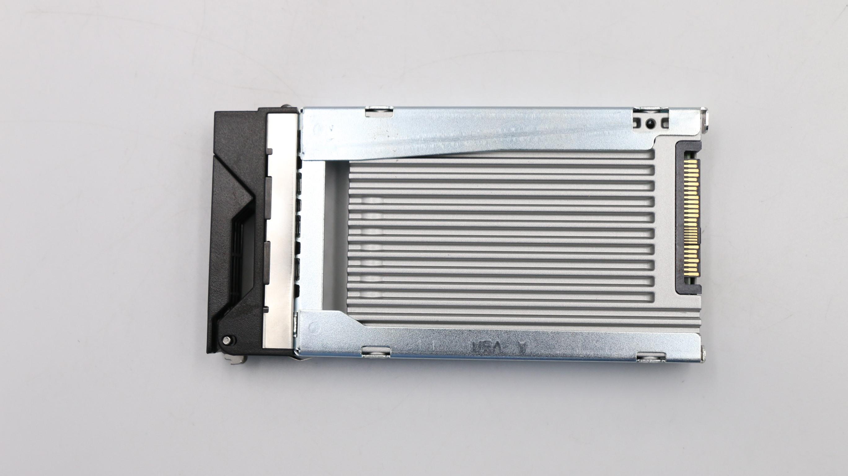 SSD накопитель Lenovo 400GB PCIe 2.5" Easy Swap (03T7954)