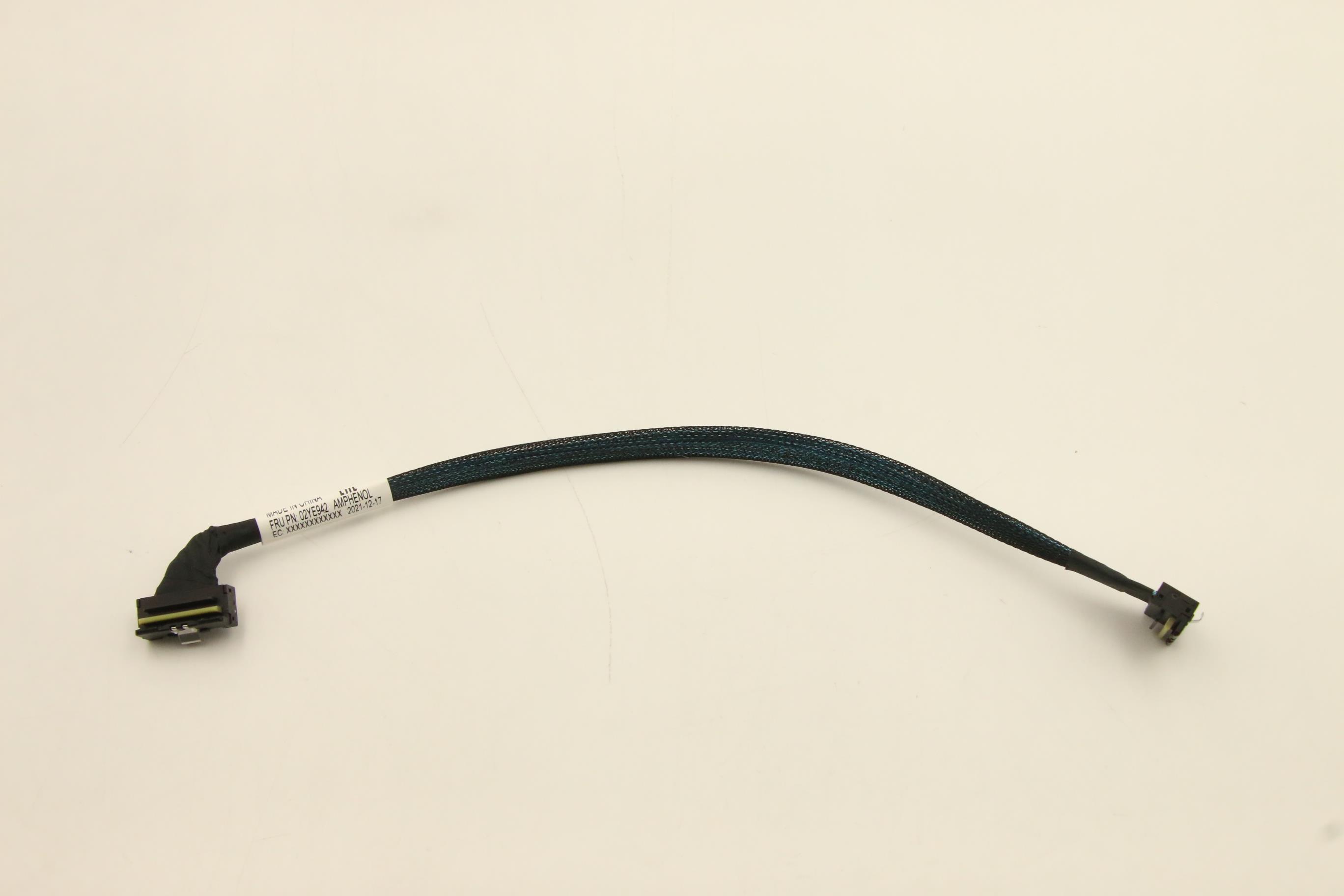 Кабель Lenovo INTERNAL CABLE, MCIO 74P R/A, 310 MM, ROUND BUNDLE (02YE942)