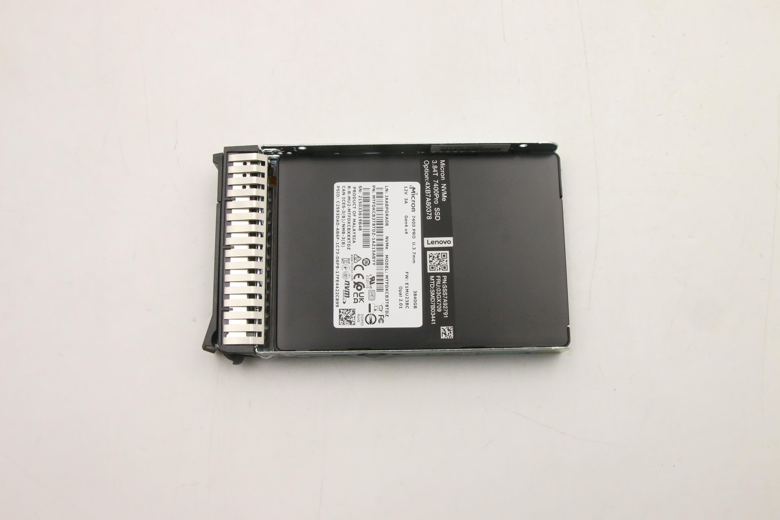 SSD накопитель Lenovo ThinkSystem 2.5” U.3 7400 PRO 3.84TB Read Intensive NVMe PCIe 4.0 x4 HS SSD (03GX709)