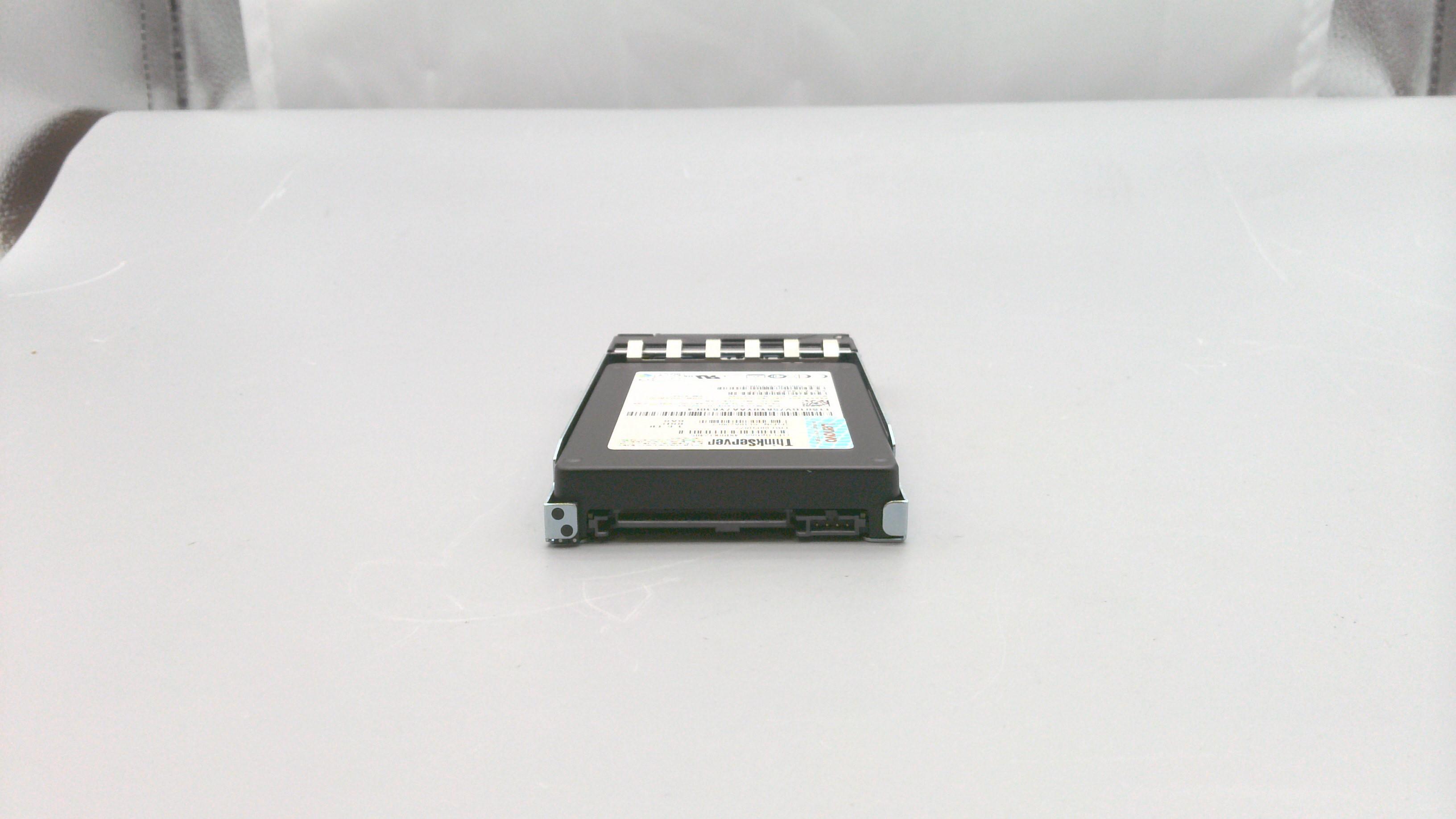 SSD накопитель Lenovo 1.6T PM1635a 12G SAS SSD ASM (00PH877)