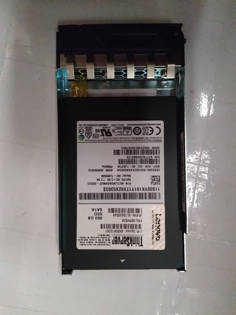 SSD накопитель Lenovo HS 2.5" 960GB PM863a Enterprise (00PH834)