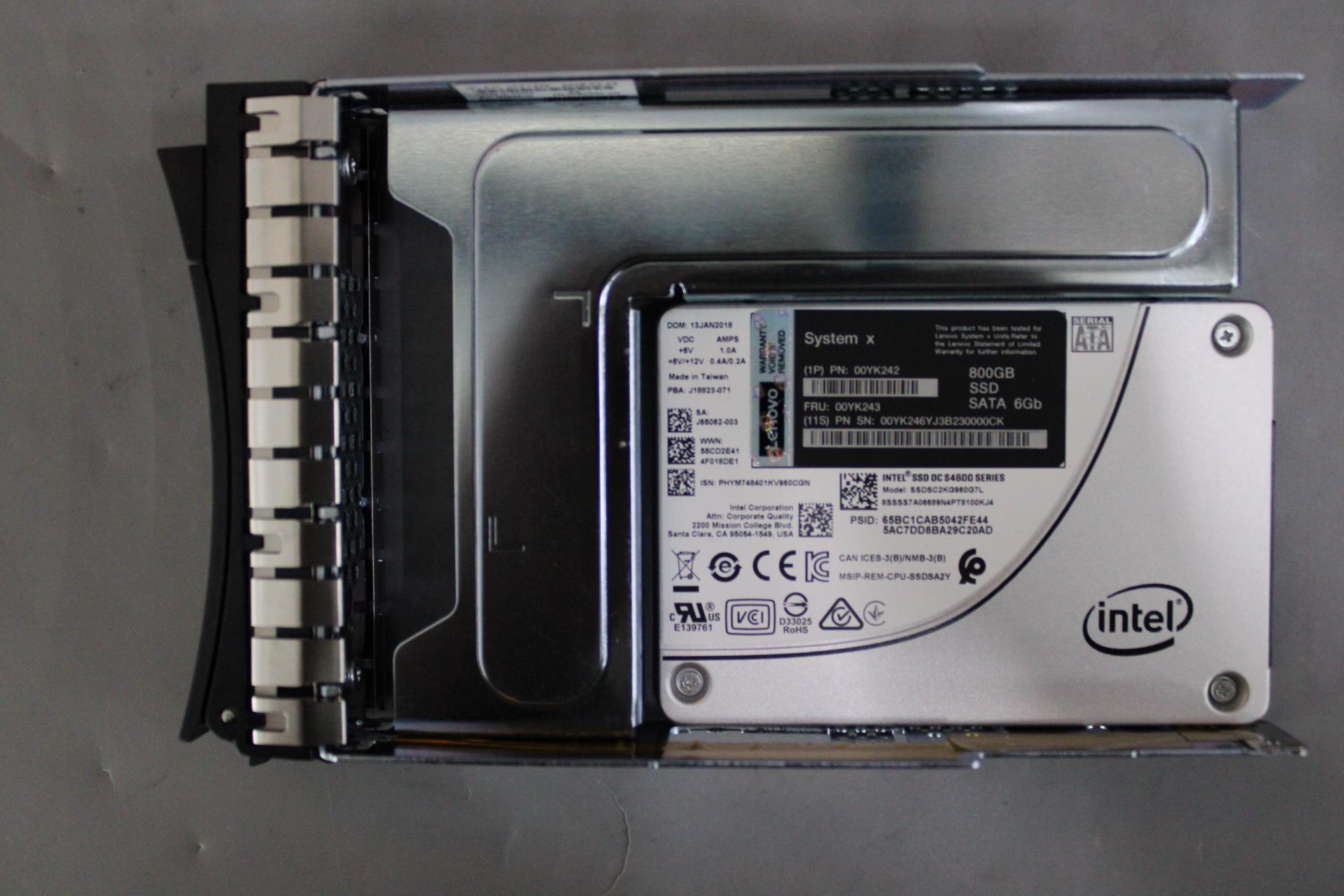 SSD накопитель Lenovo 800GBSATAHS (00YK243)