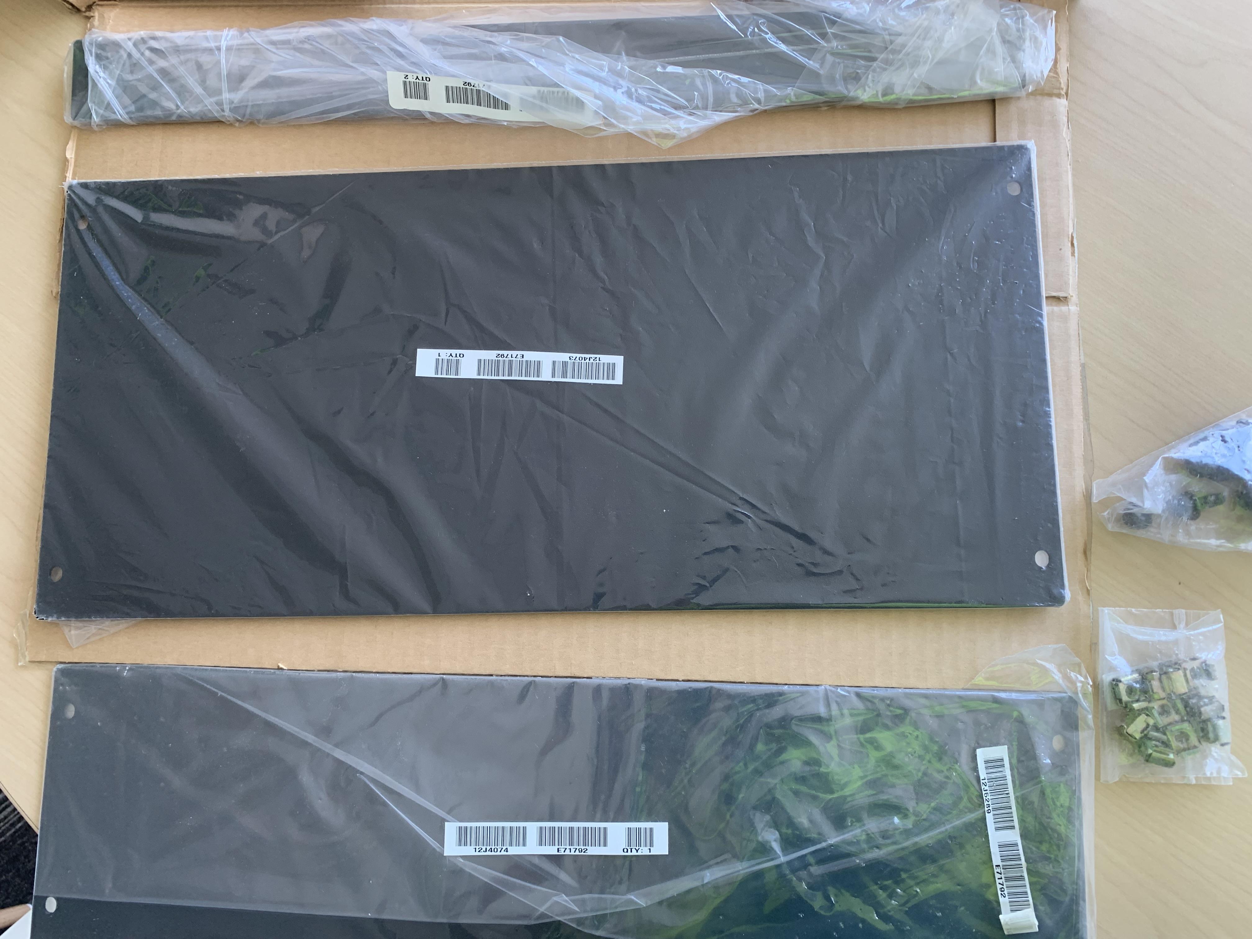 Заглушка Lenovo FILLER PANEL (12J4473)