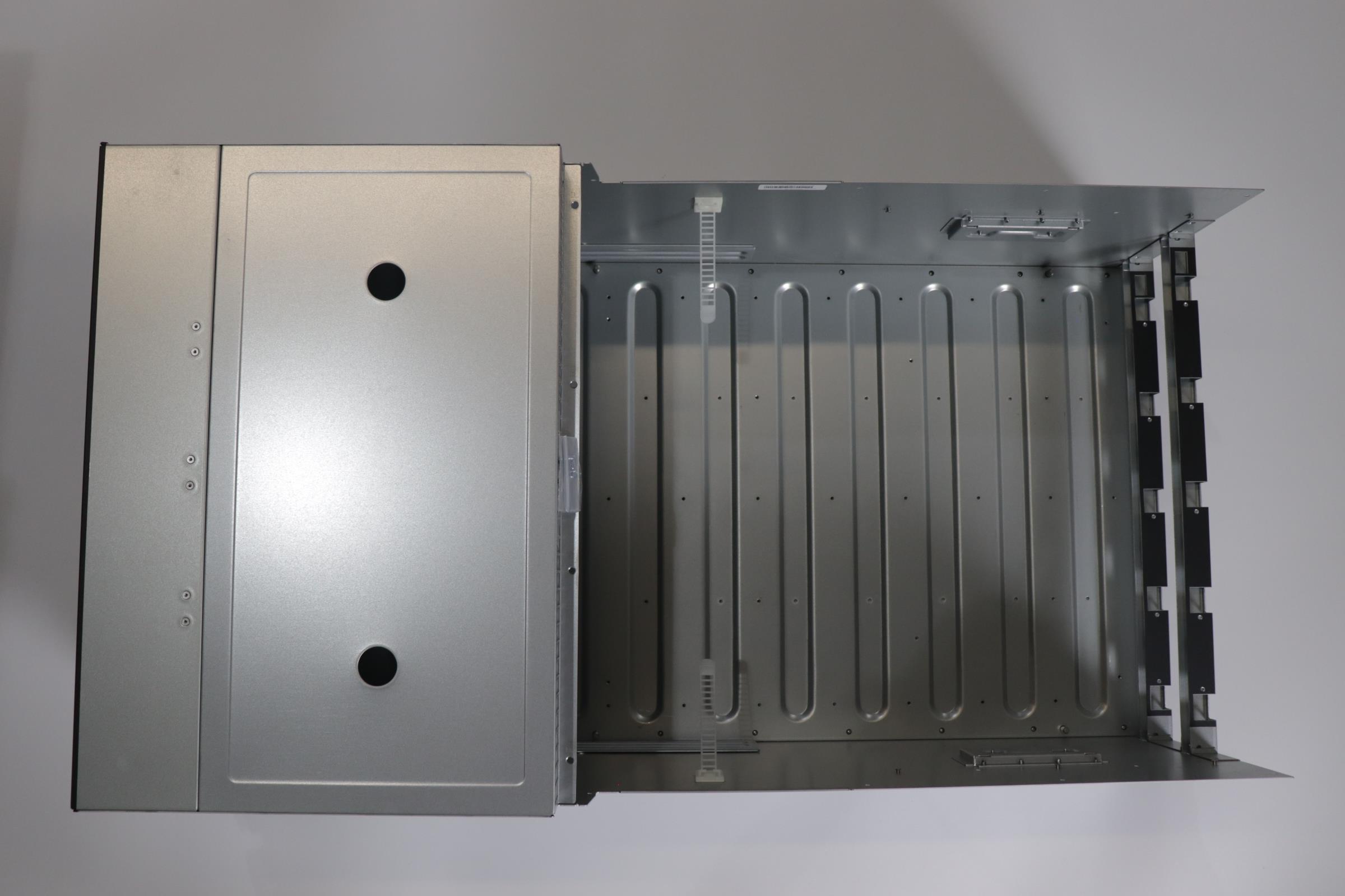 Опция Lenovo MECHANICAL ASSEMBLY, SHUTTLE, 8U, FRONT (03NA446)