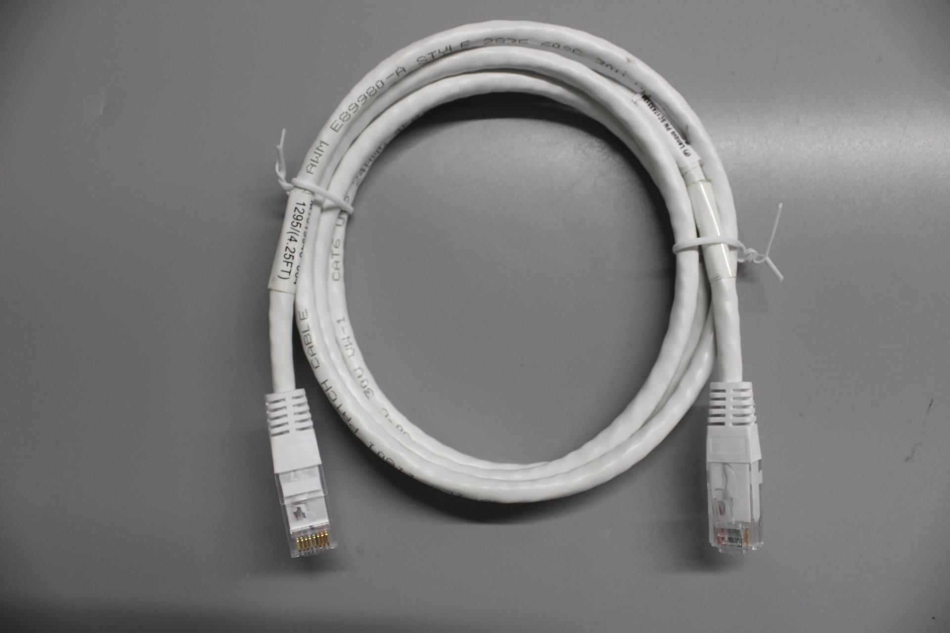 Кабель Lenovo External Cable, 1295mm, White, CAT6, RJ45-to-RJ45 Management Cable (01KM864)
