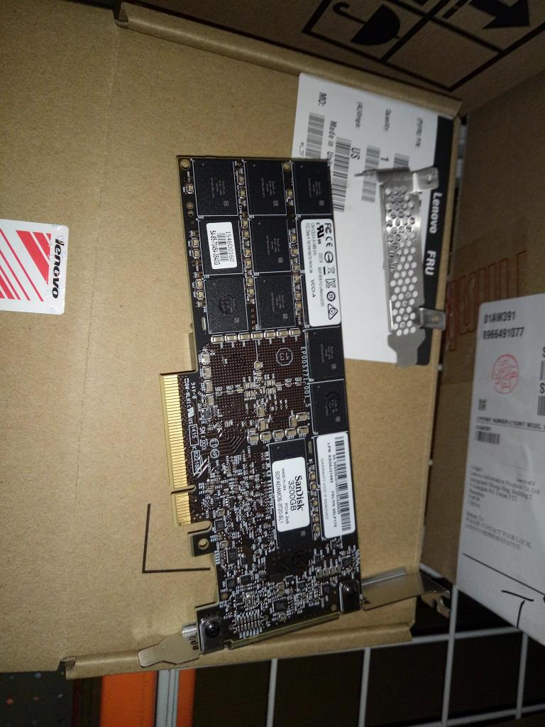 SSD накопитель Lenovo Sndk PCIe2×8 Gen3.5 MLC 3.2G (00LF170)