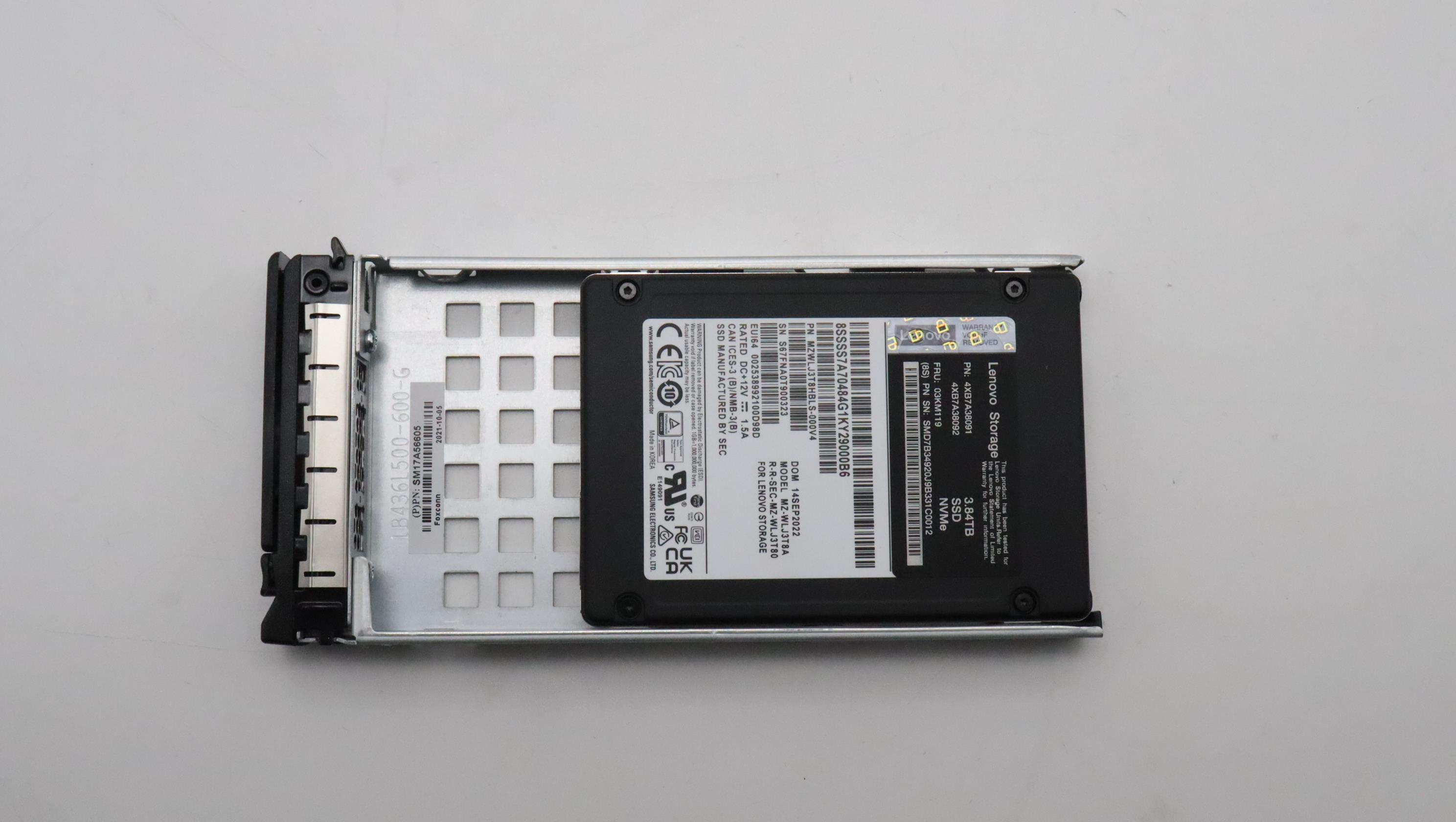 SSD накопитель Lenovo SSD, 3.8TB NVMe NON-SED HS for DE NVMe storage system (03KM119)