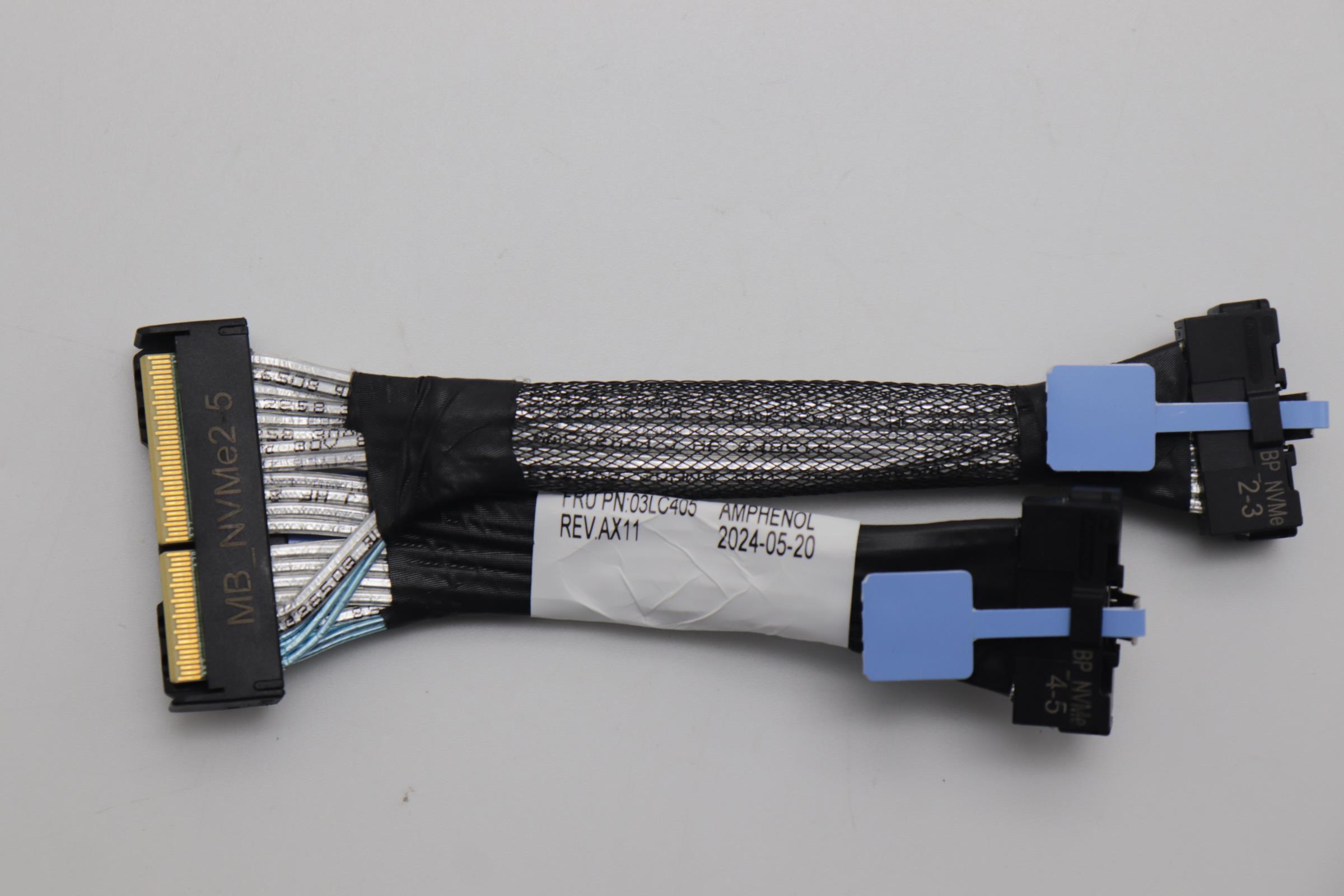 Кабель Lenovo Cable, internal, BP NVMe cable 1to2,MCIO124P (x16) to 2X MCIO74P (x8), 90mm, 120mm (03LC405)