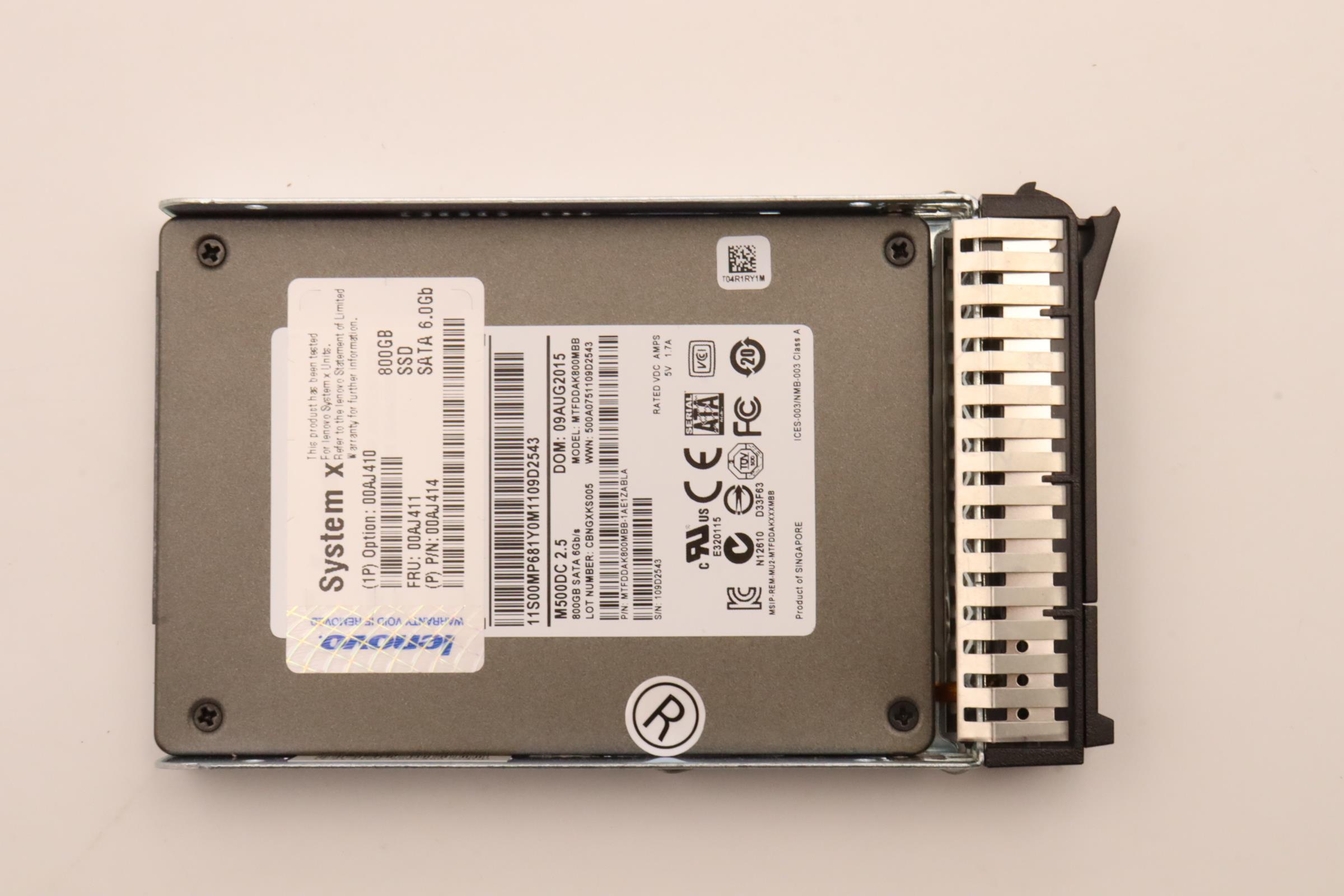SSD накопитель Lenovo 800GBSATA G3HS (00AJ411)