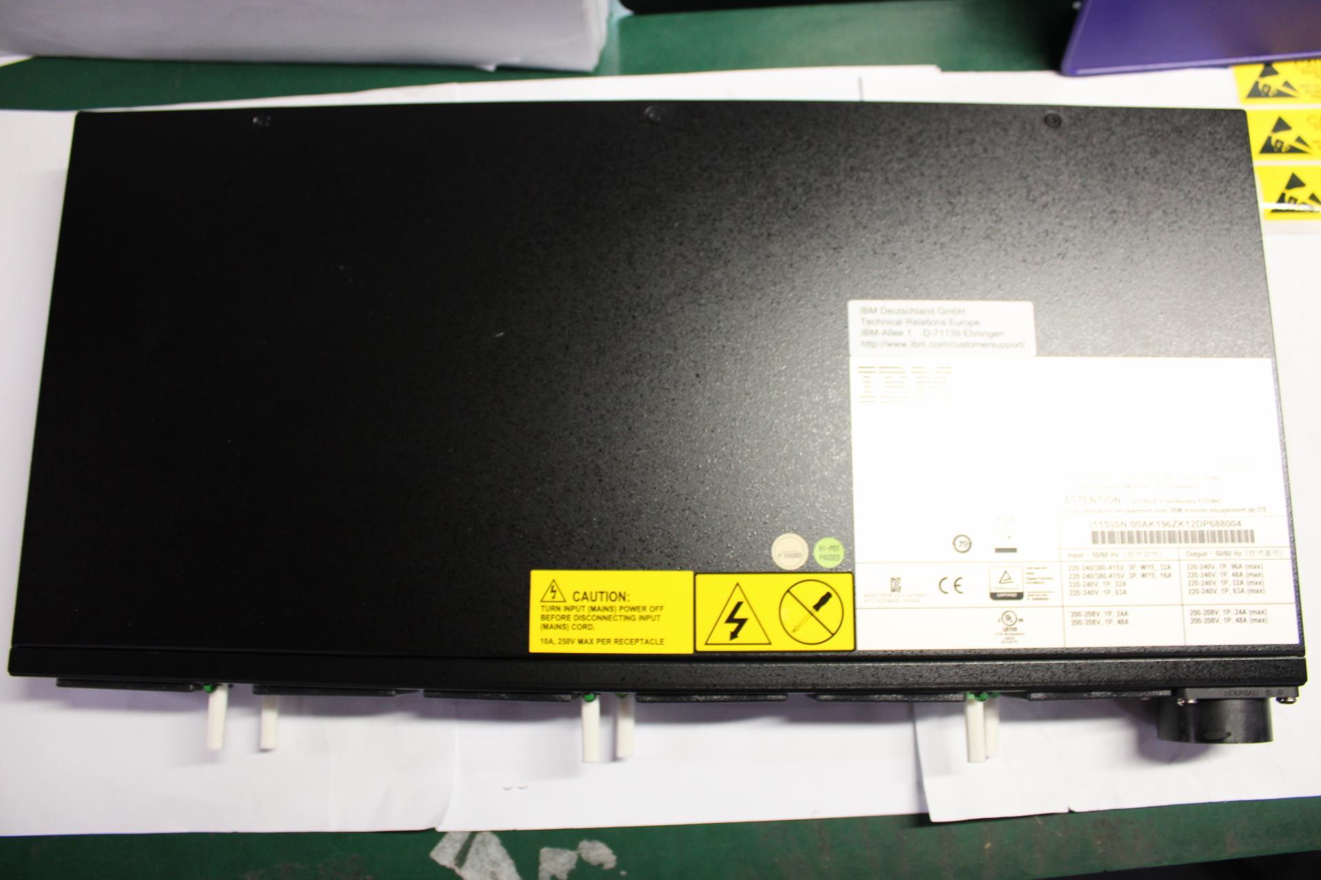 Блок питания Lenovo PDU C13 w/o LC (00AK198)