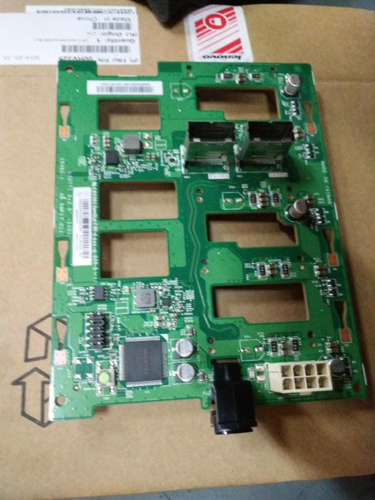 RAID-контроллер Lenovo 4U Tower 5x3.5" raid 110i BP (00HV325)