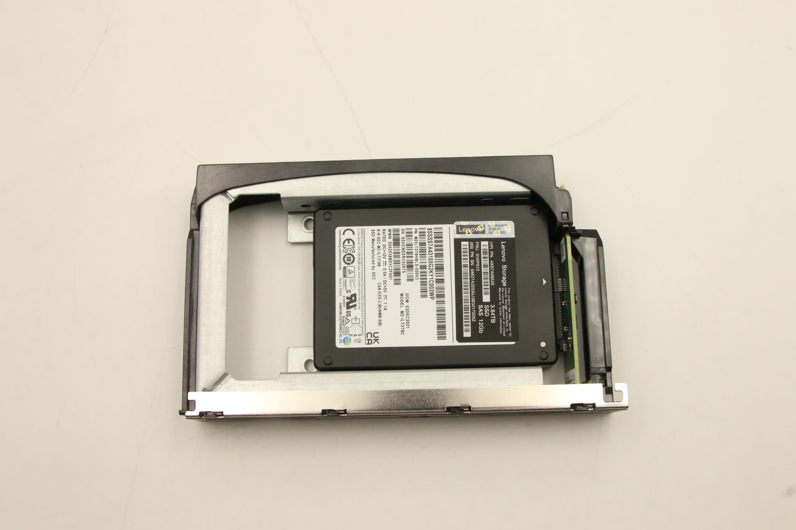 SSD накопитель Lenovo SSD Assembly, SAS, 2.5", 3.84TB 1DWPD 12.0Gb/s, Hot Swap, Internal Hard Drive, with tray (01KP510)