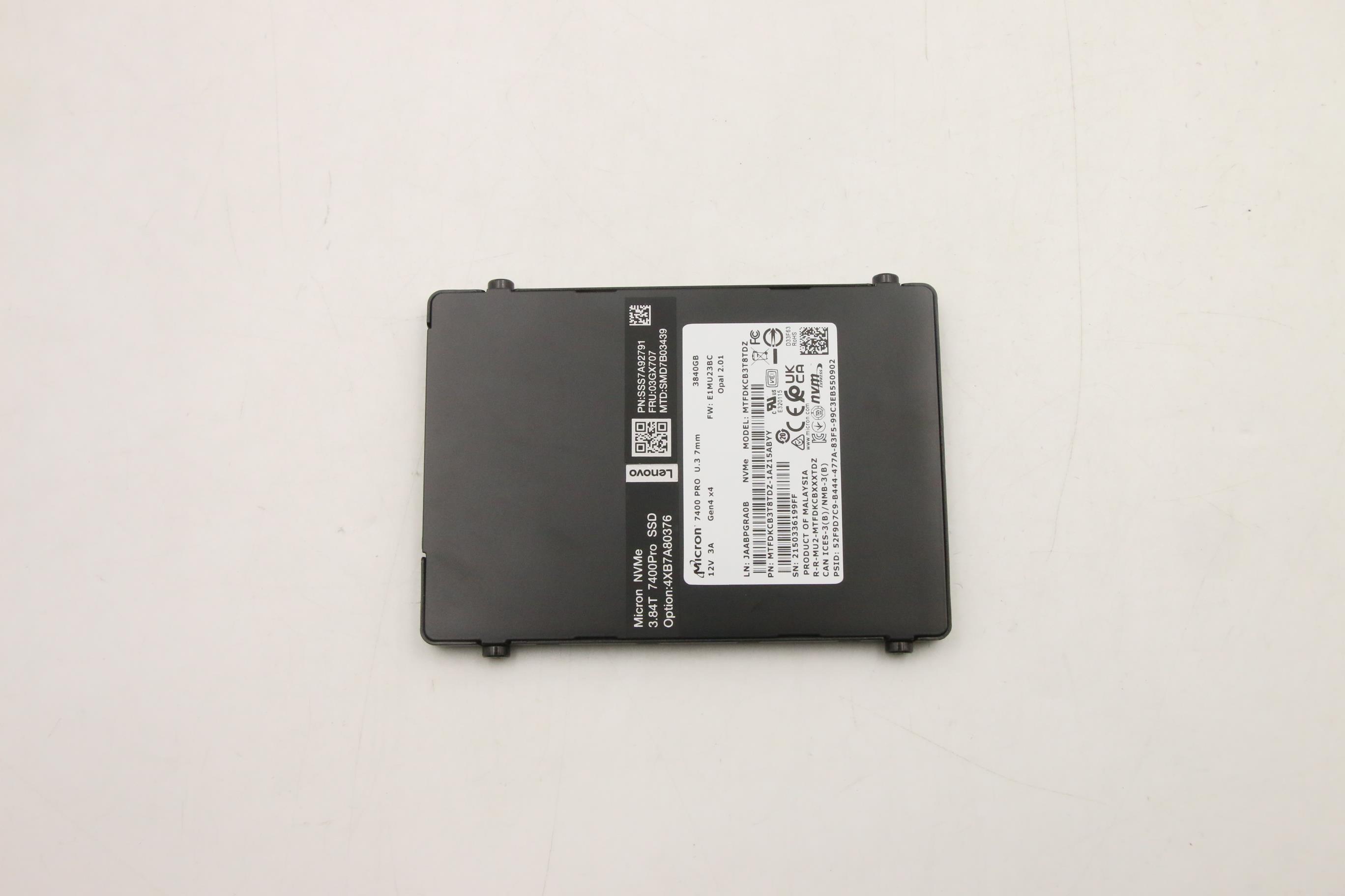 SSD накопитель Lenovo ThinkSystem 2.5” 7mm U.3 7400P 3.84TB Read Intensive NVMe PCIe 4.0 x4 Trayless SSD (03GX707)