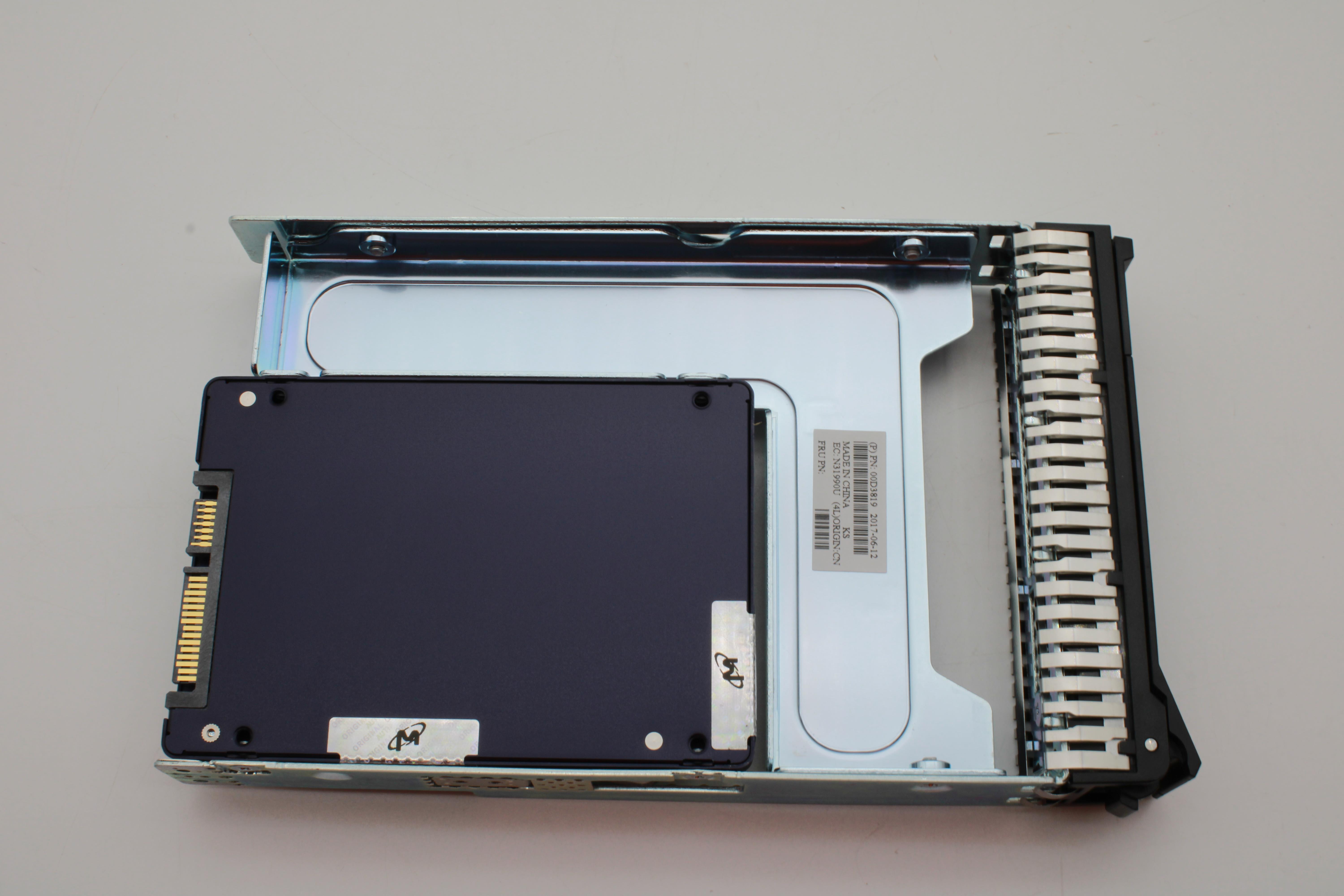 SSD накопитель Lenovo ThinkSystem 3.5" 5100 960GB Mainstream SATA 6Gb Hot Swap SSD (01GT755)