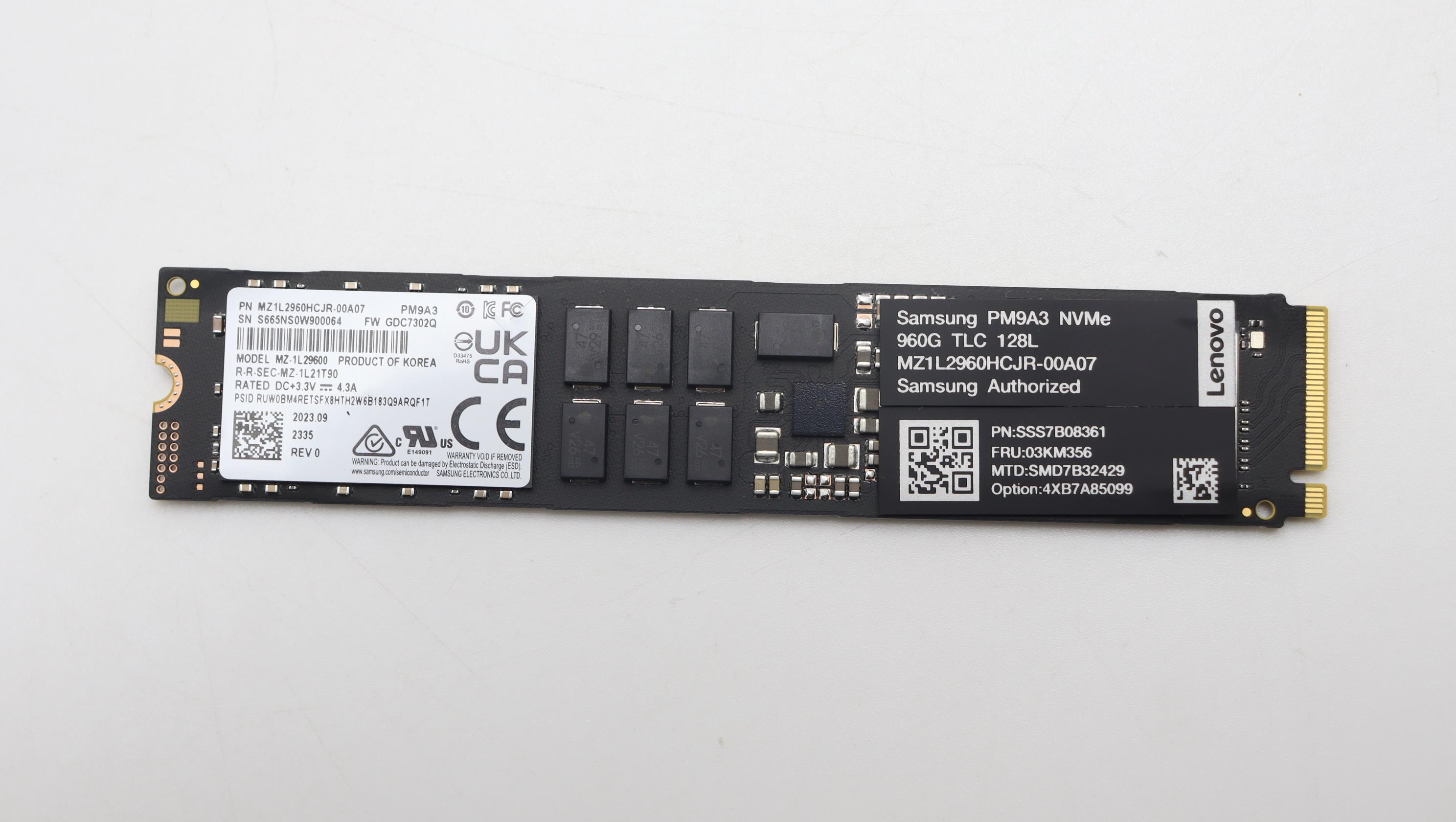 SSD накопитель Samsung PM9A3 960G MZ1L2960HCJR-00A07 M.2 NVMe SSD CSP (03KM356)
