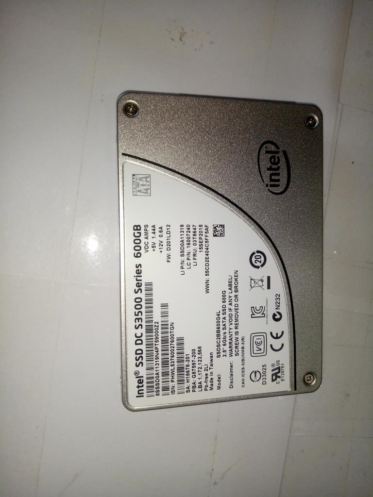 SSD накопитель Lenovo FRU 600G SSD (03T8647)