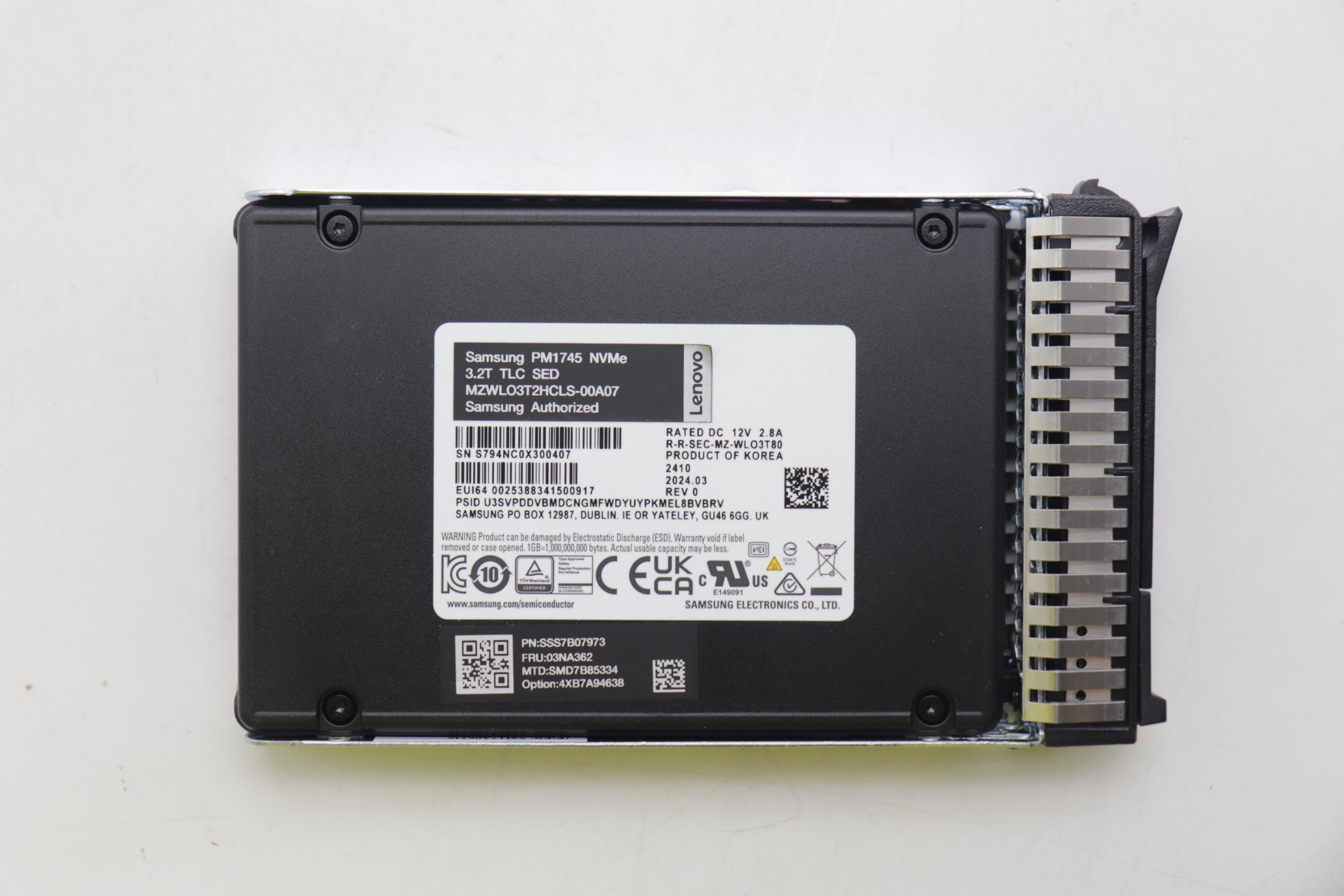 SSD накопитель Lenovo ThinkSystem 2.5" U.3 PM1745 3.2TB Mixed Use NVMe PCIe 5.0 x4 HS SSD (03NA362)