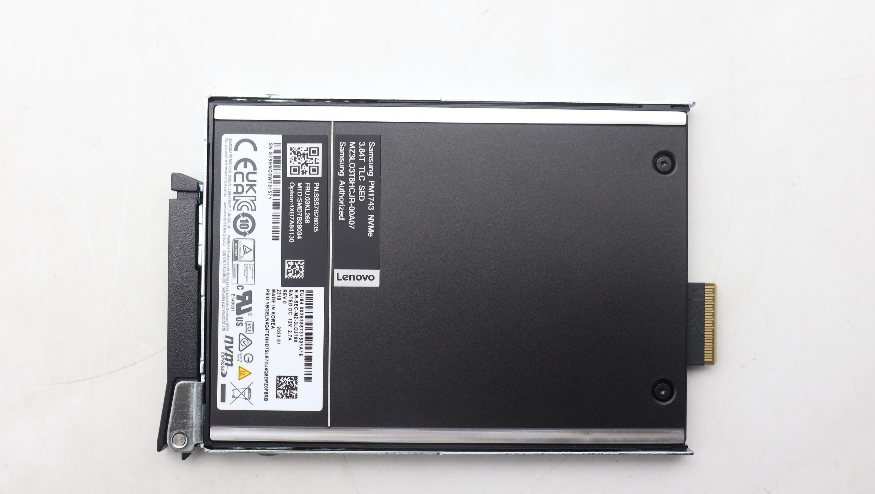 SSD накопитель Lenovo ThinkSystem E3.S PM1743 3.84TB Read Intensive NVMe PCIe 5.0 x4 HS SSD (03KL268)