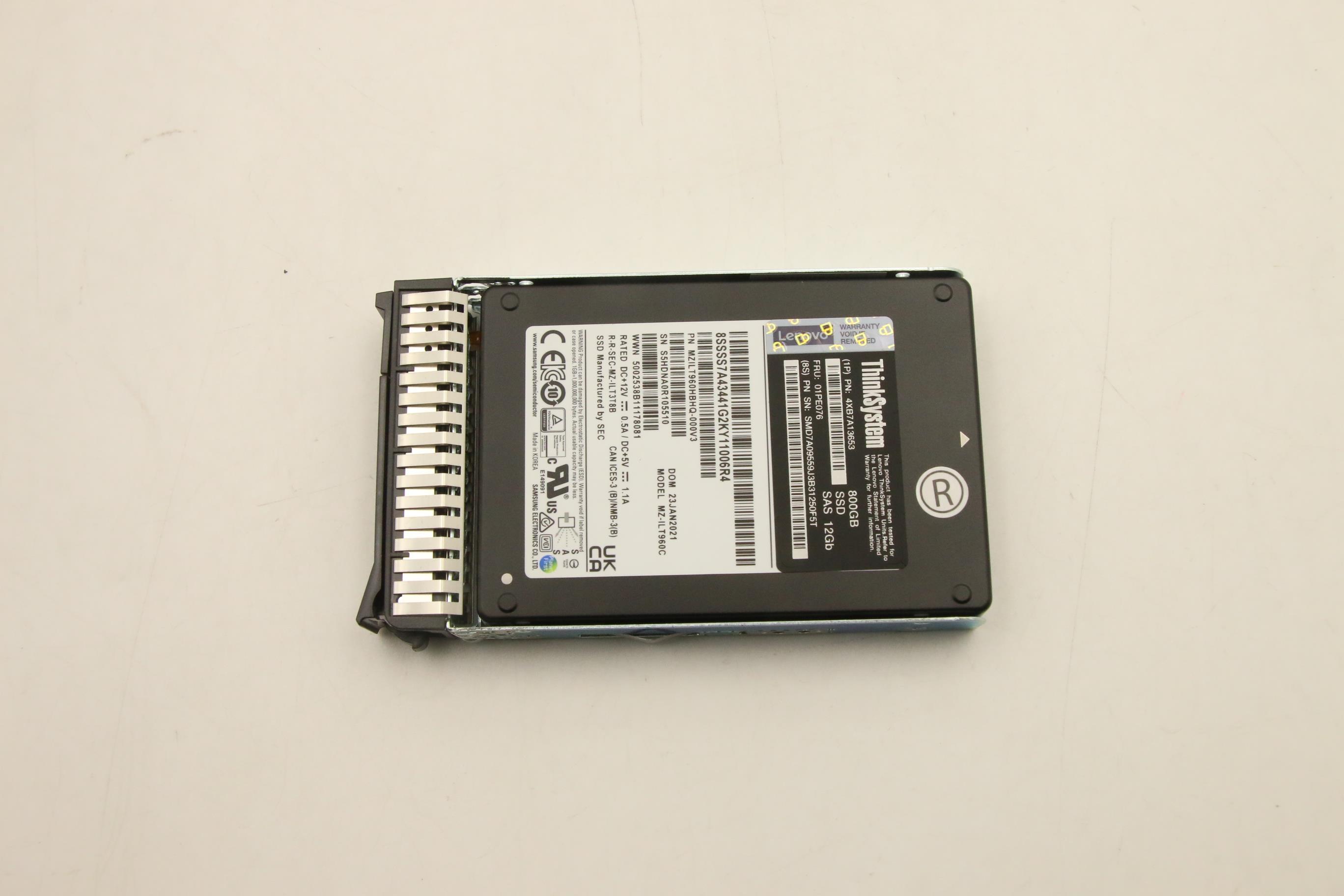 SSD накопитель Samsung ThinkSystem PM1645 800GB Mainstream 2.5" SAS SSD FRU (01PE076)
