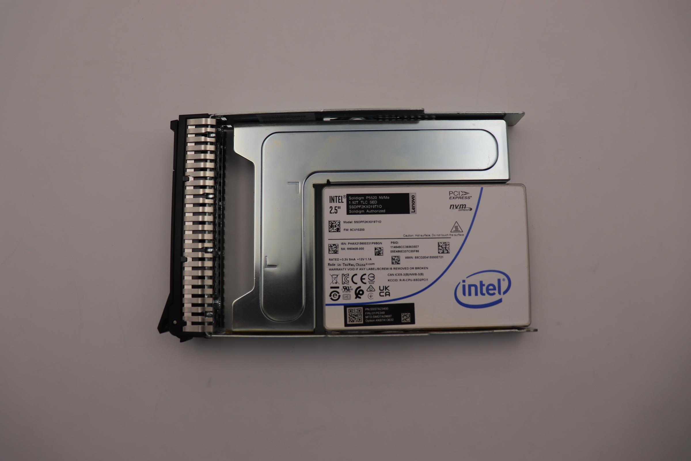 SSD накопитель Lenovo ThinkSystem 3.5” U.2 P5520 1.92TB Read Intensive NVMe PCIe 4.0 x4 HS SSD SED (01PE349)