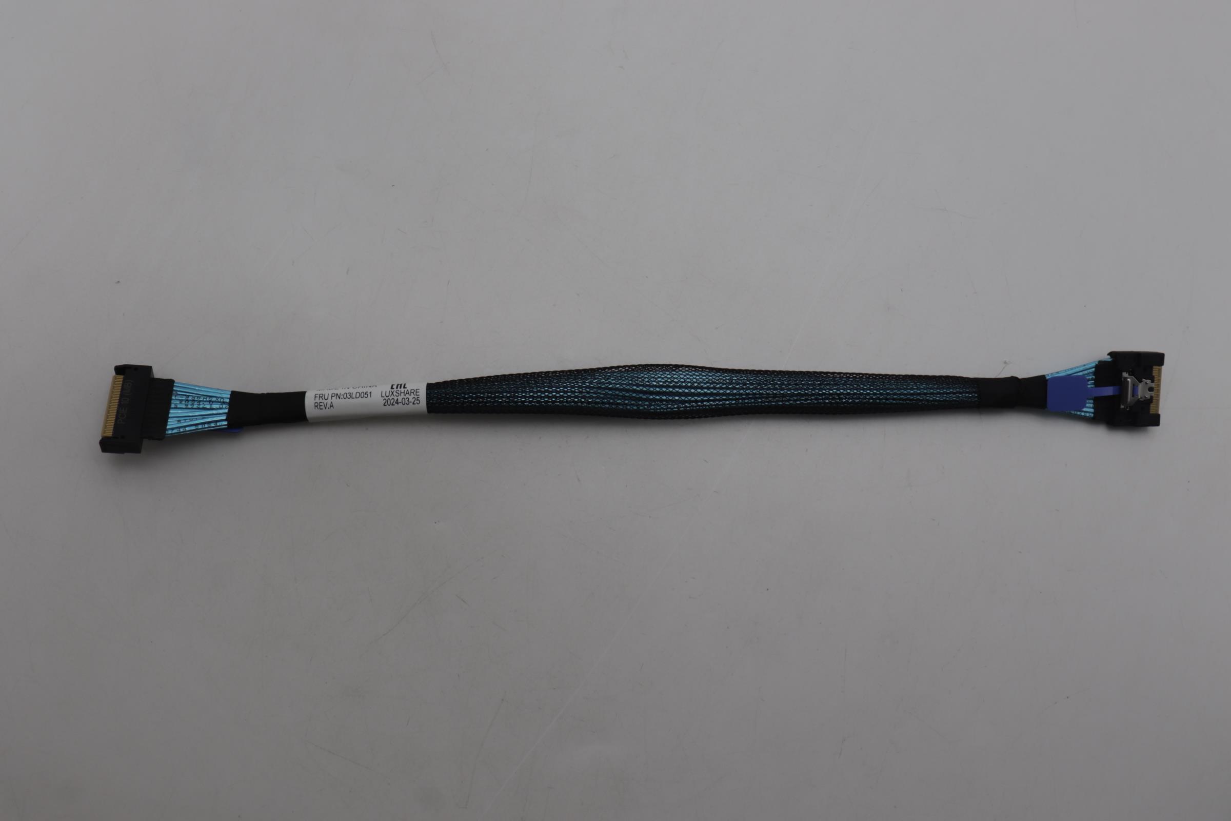 Кабель Lenovo Cable, Internal, SR650 V3 MCIO8x to SL8x cable, PCIE4, for SH M.2, 320mm (03LD051)