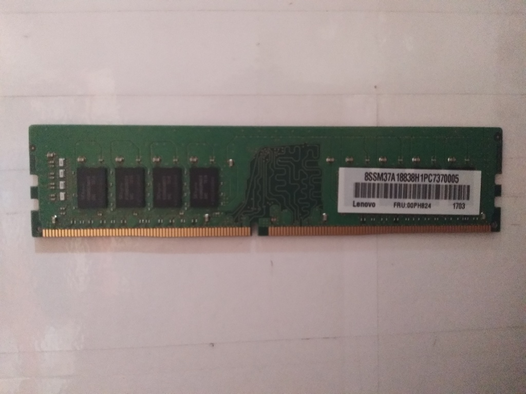 Оперативная память Lenovo 16GB 2Rx8 DDR4-2400U 2RX8 1.2V (00PH824)