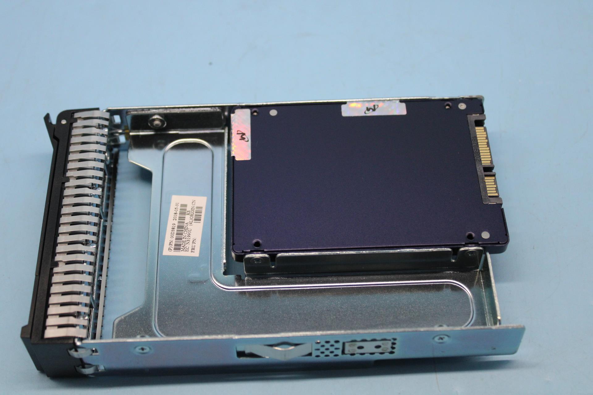 SSD накопитель Lenovo ThinkSystem 3.5" 5100 960GB Entry SATA 6Gb Hot Swap SSD (01PE067)