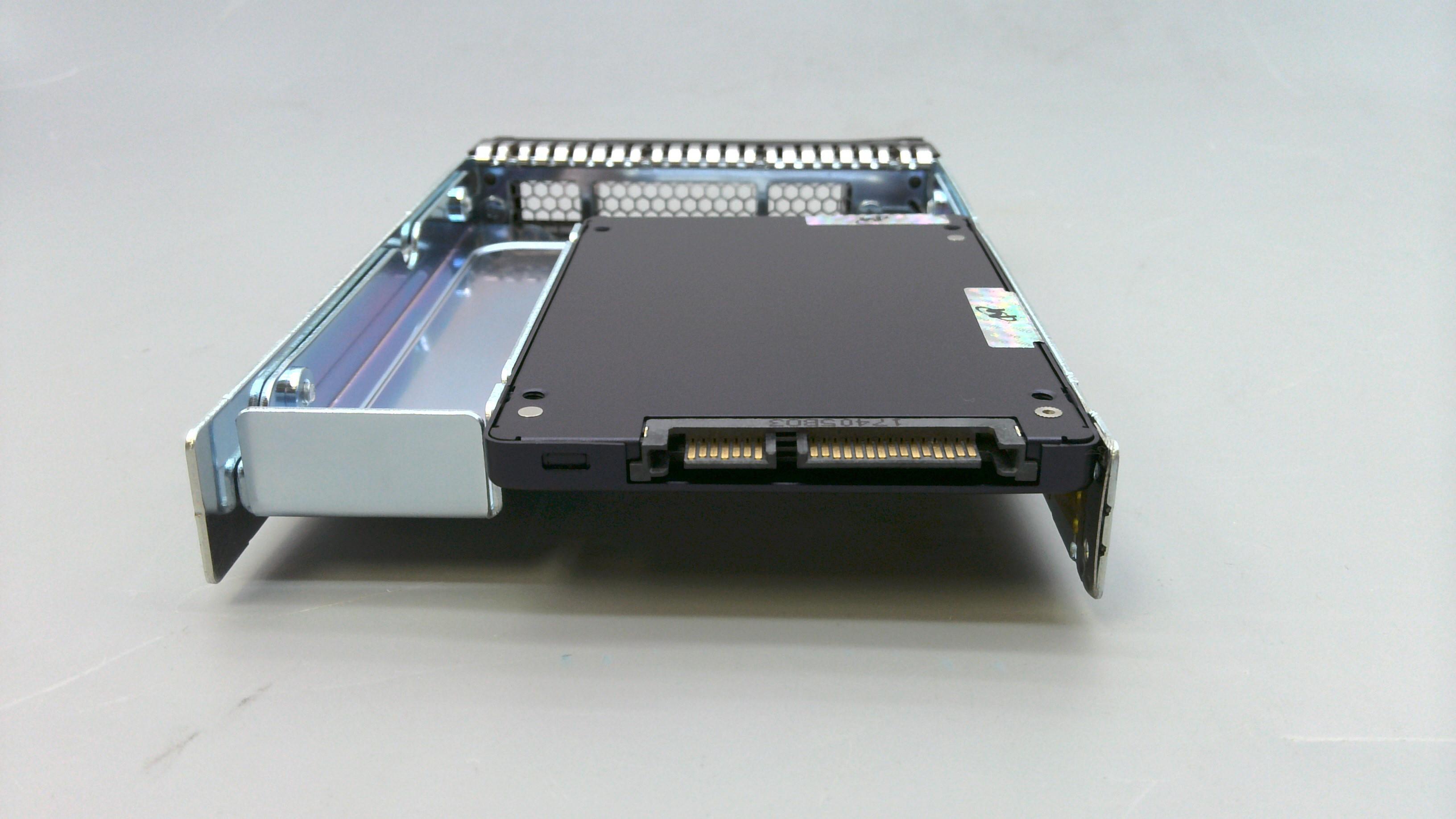 SSD накопитель Lenovo ThinkSystem 3.5" 5100 1.92TB Entry SATA 6Gb Hot Swap SSD (01PE068)