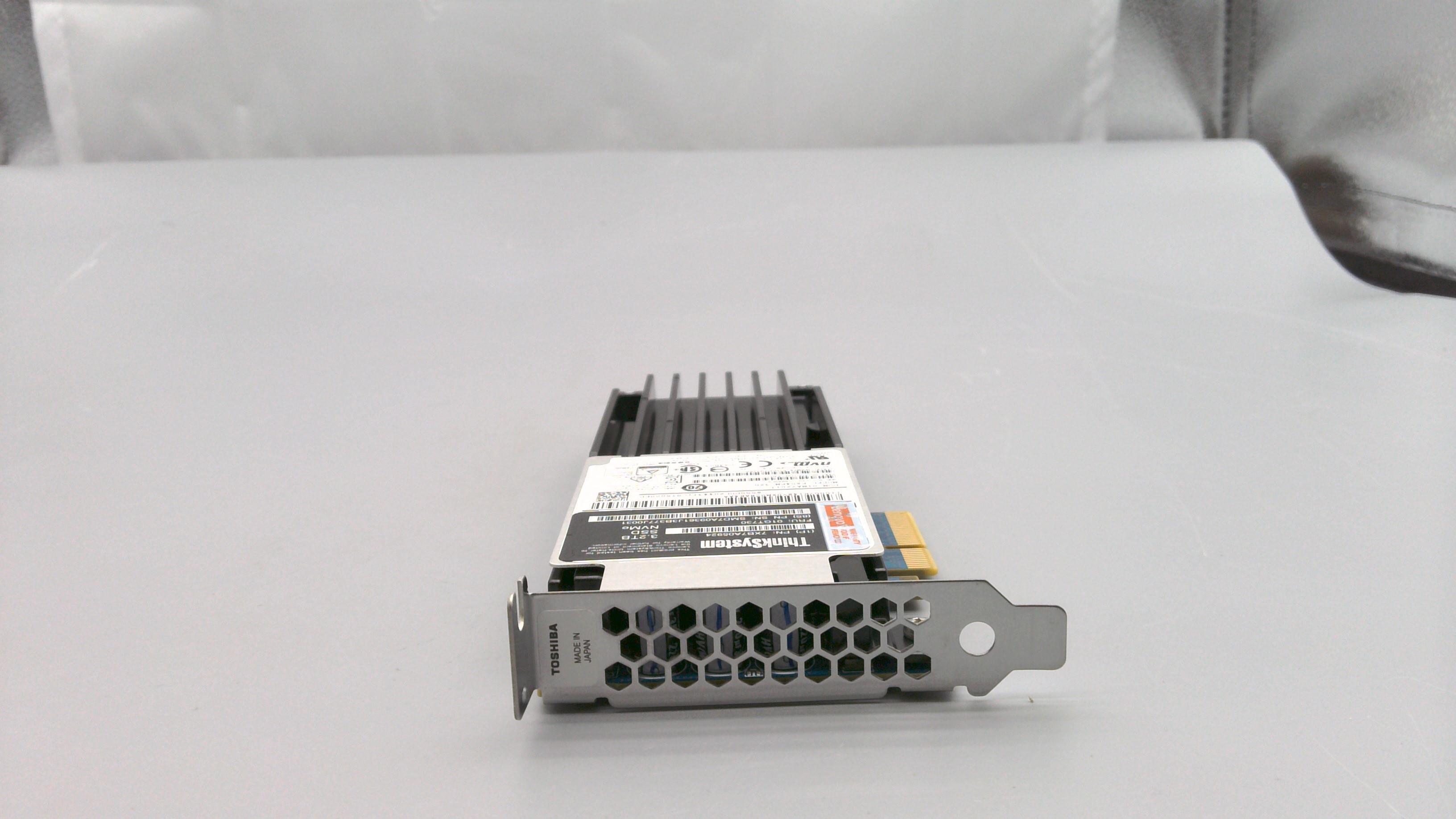 SSD накопитель Lenovo 3.2TB PCIe x4 Enterprise Performance SSD HHHL Card (01GT730)