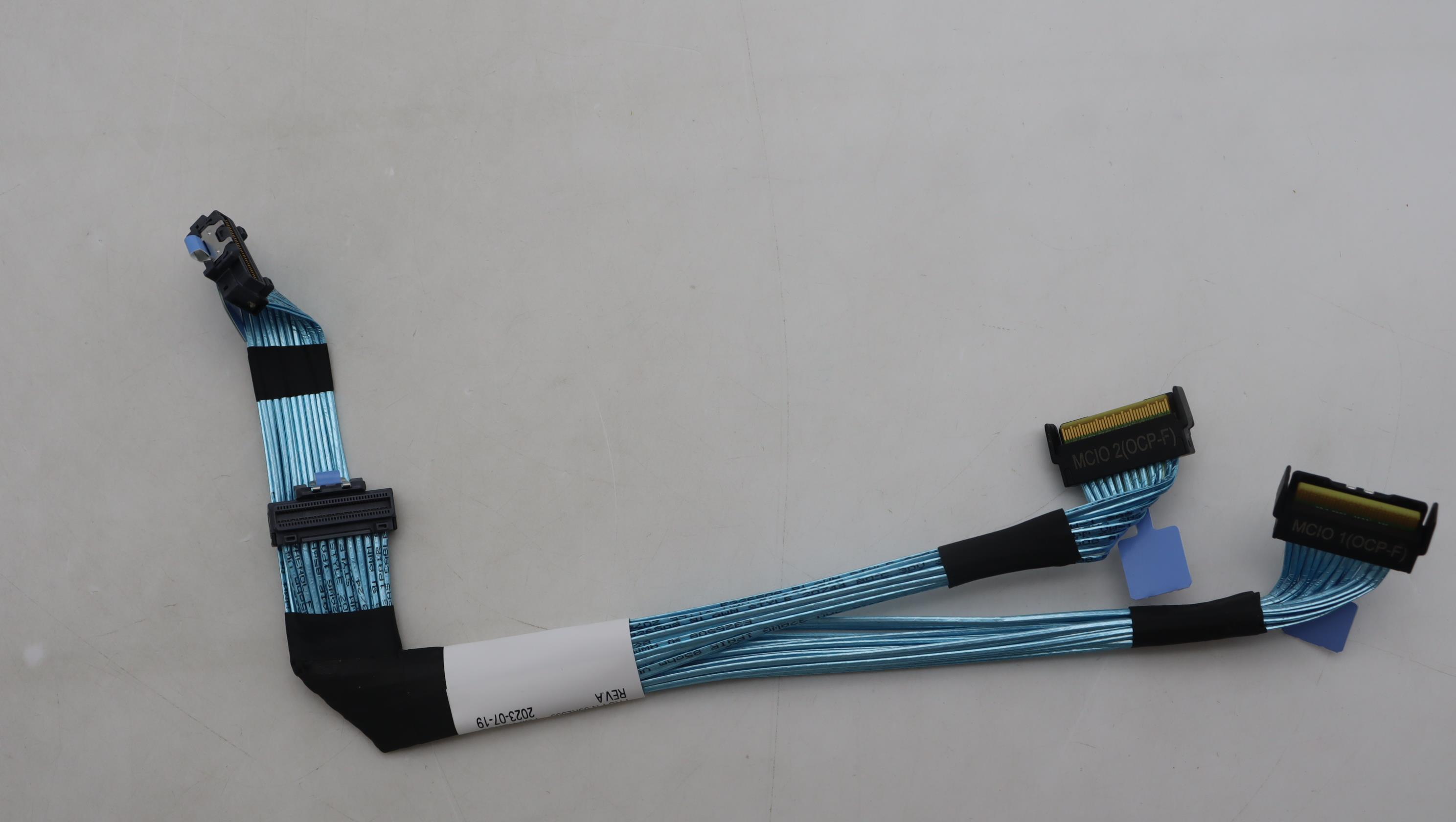 Кабель Lenovo Cable, Internal,PCIE 3/4(MB) to MCIO1/2(FOCP),Front OCP Gen4 (03KL535)