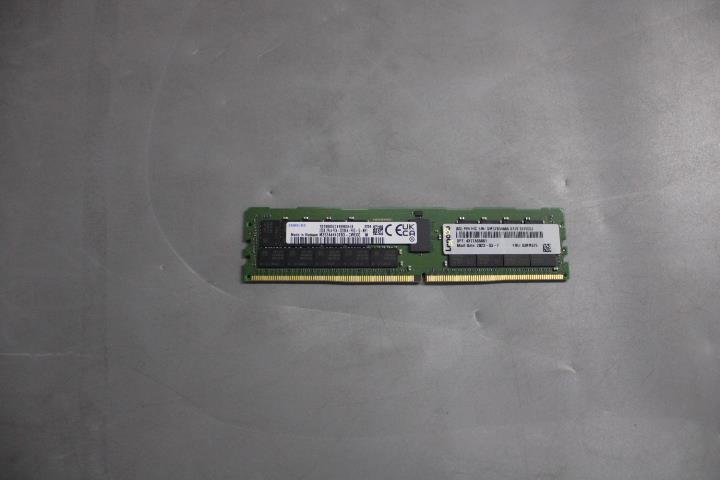 Оперативная память Lenovo ThinkSystem SE350 32GB TruDDR4 3200 MHz (2Rx4 1.2V) RDIMM (03KM575)