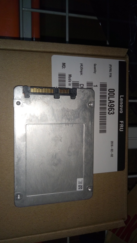 SSD накопитель Lenovo NHS 800G SATA SSD (00LA963)