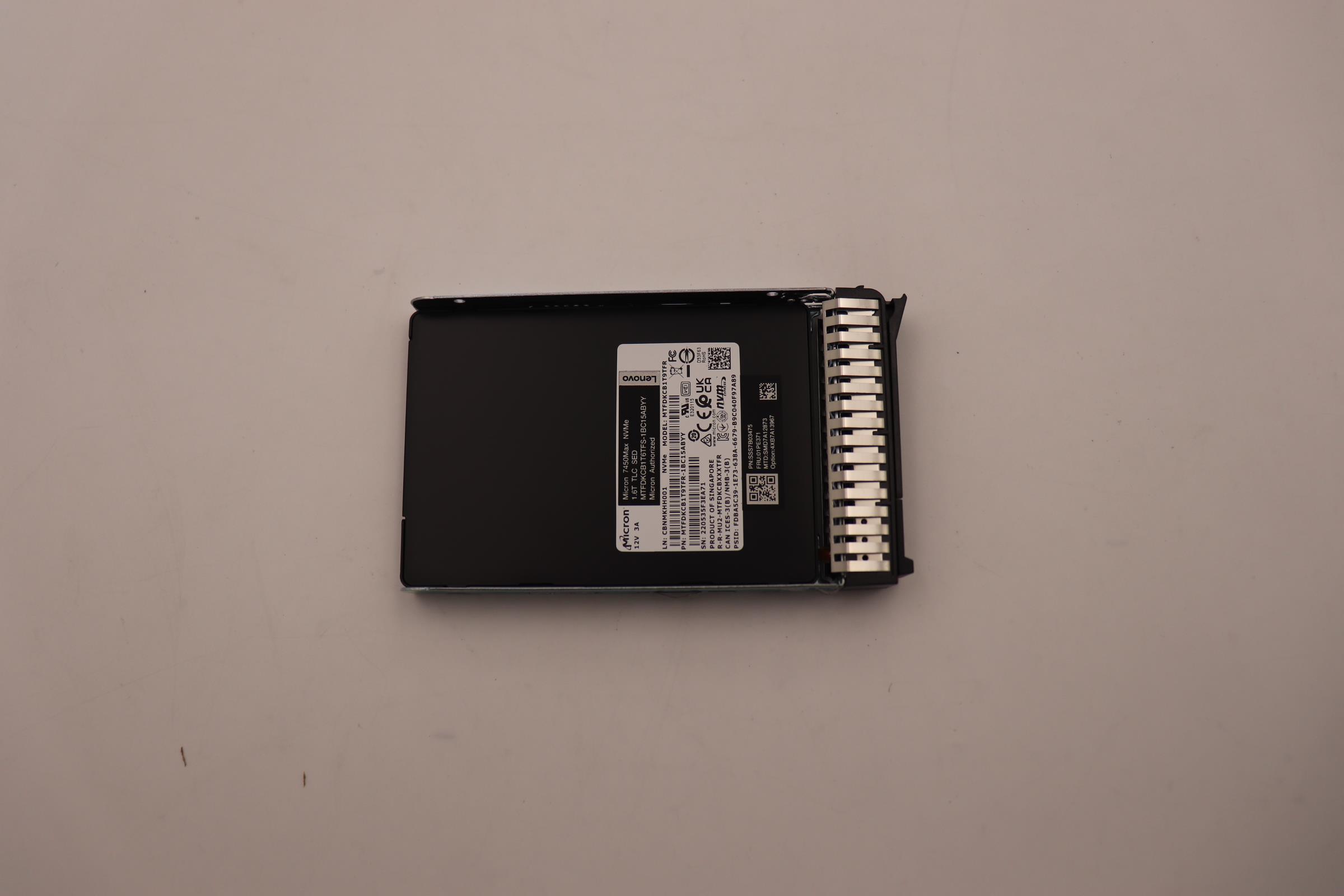 SSD накопитель Lenovo ThinkSystem 2.5” U.3 7450 MAX 1.6TB Mixed Use NVMe PCIe 4.0 x4 HS SSD SED (01PE371)