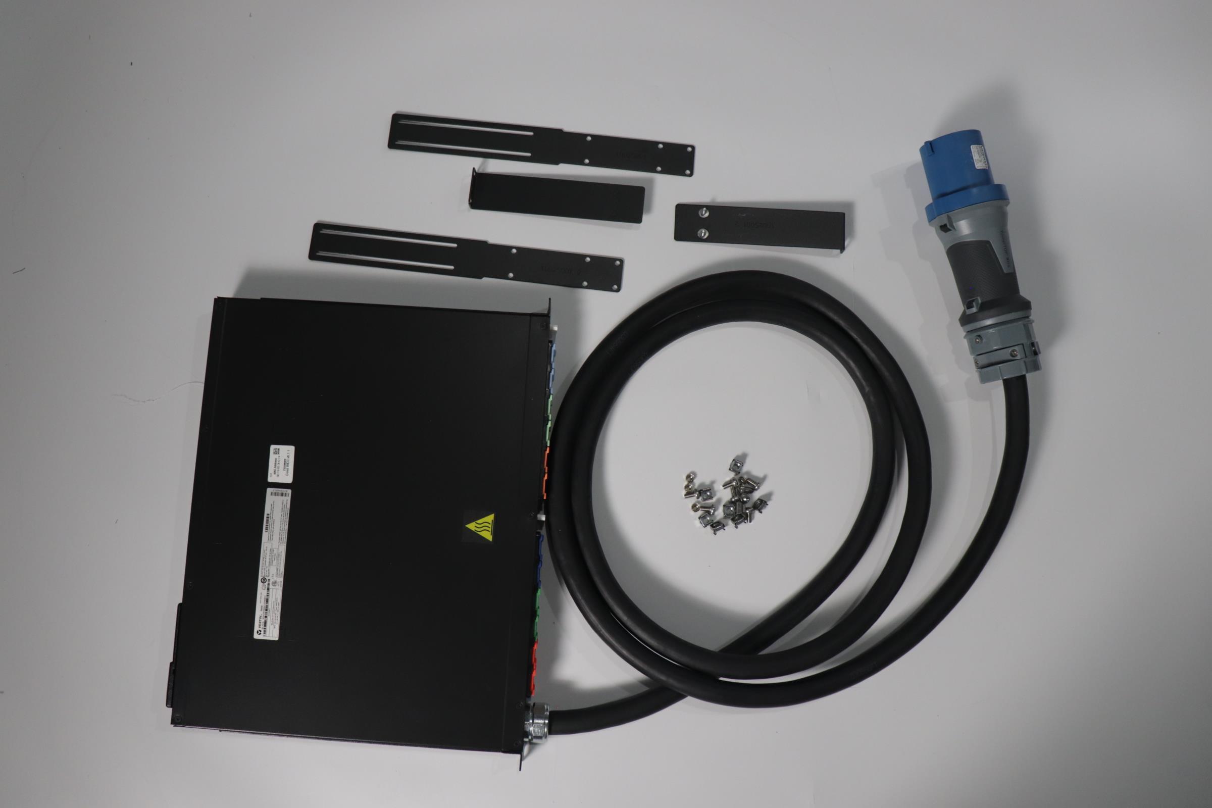 Блок питания Lenovo PDU, 1U, Vertiv, 1U 12 C19/C13 switched and monitored 60A 3P Delta PDU V2 (03LC334)