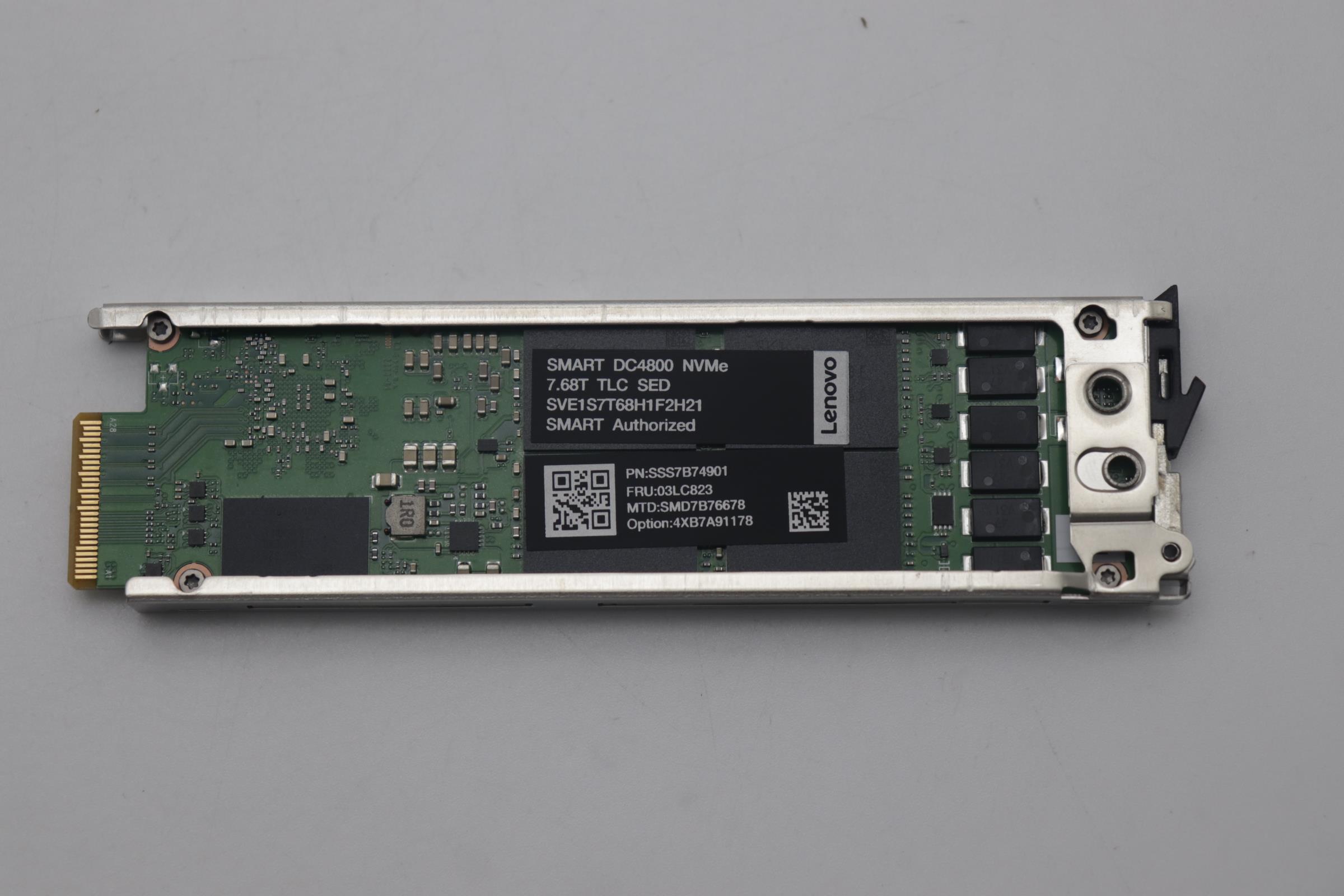 SSD накопитель Lenovo ThinkSystem E1.S 5.9mm DC4800 7.68TB Read Intensive NVMe PCIe 4.0 x4 HS SSD v2 (03LC823)