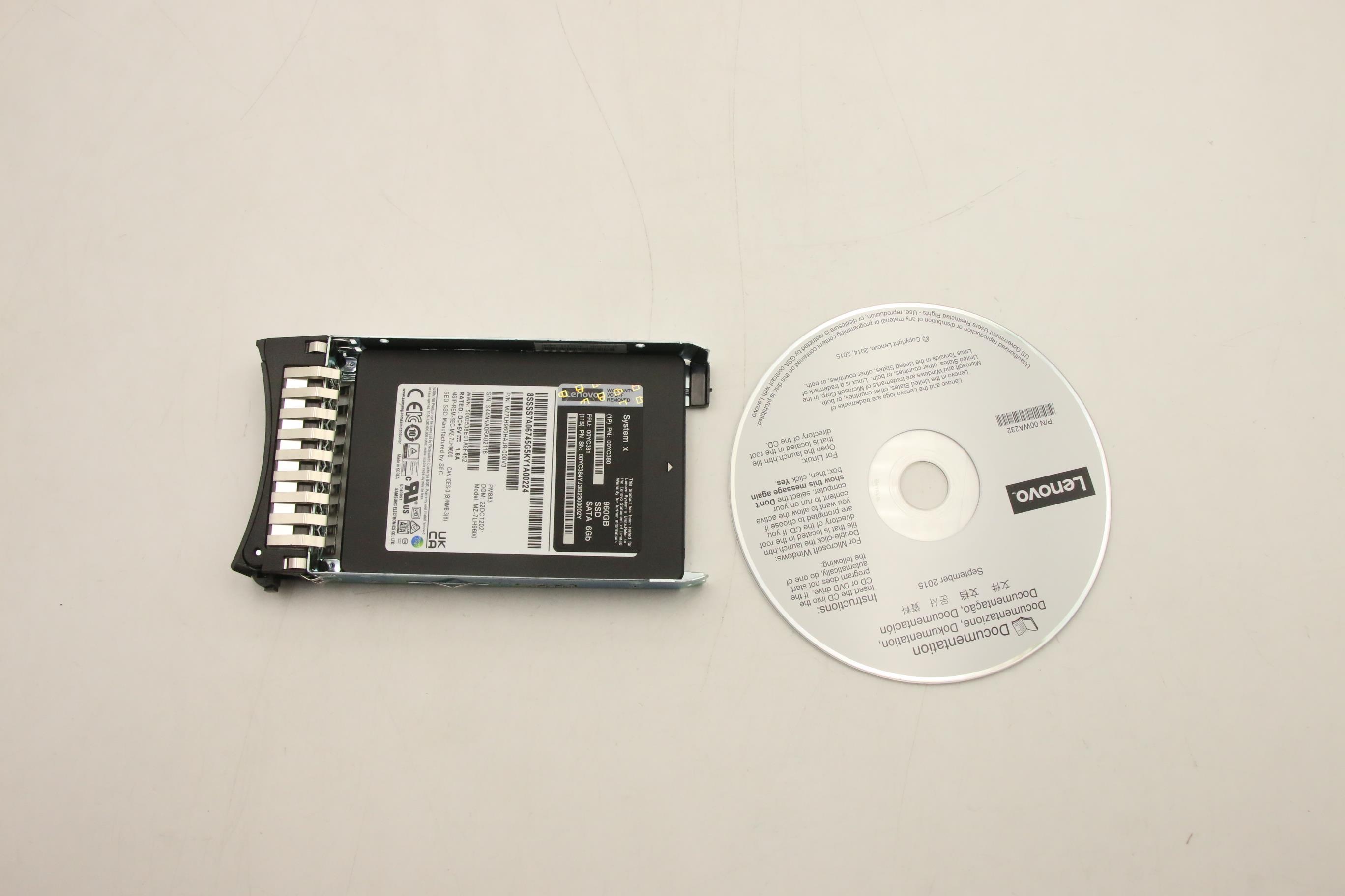 SSD накопитель Lenovo 960GBSATAG2HS (00YC381)