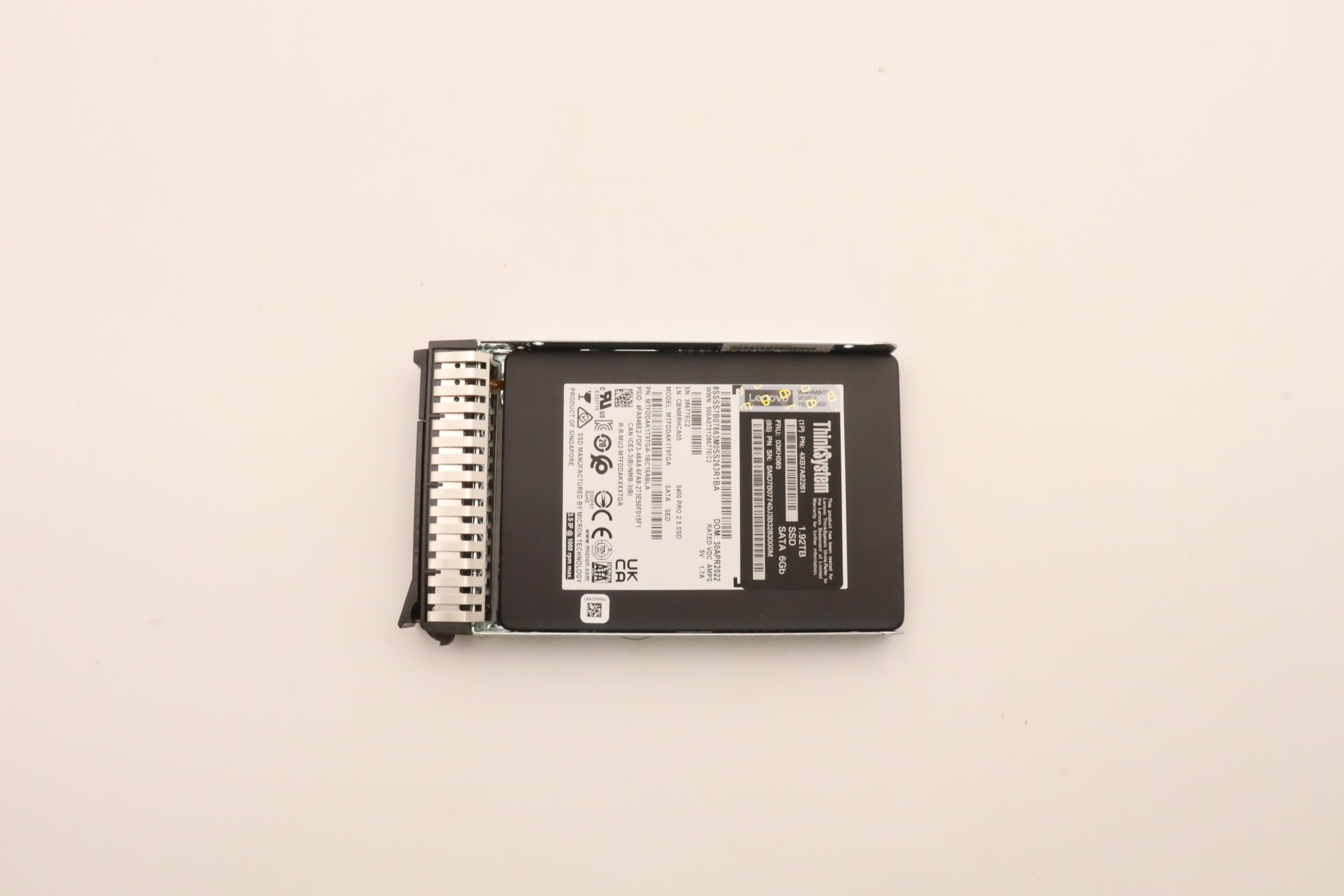 SSD накопитель Lenovo ThinkSystem 2.5" 5400 PRO 1.92TB Read Intensive SATA 6Gb HS SSD (03KH065)