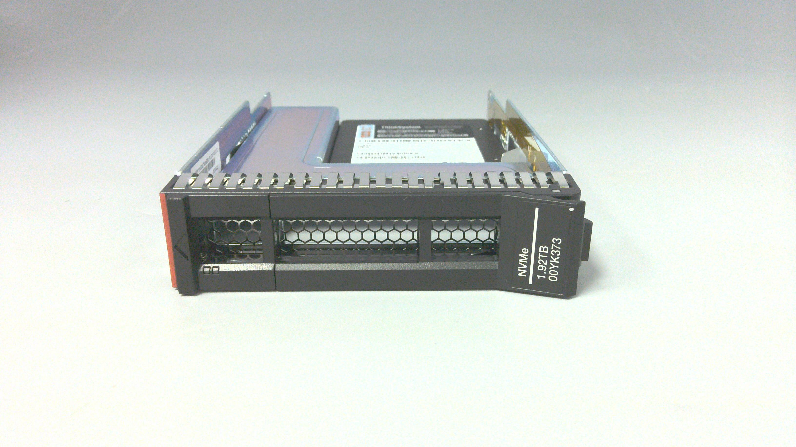 SSD накопитель Lenovo 1.92TB NVMe 3.5" G4HS SSD FRU (00YK373)