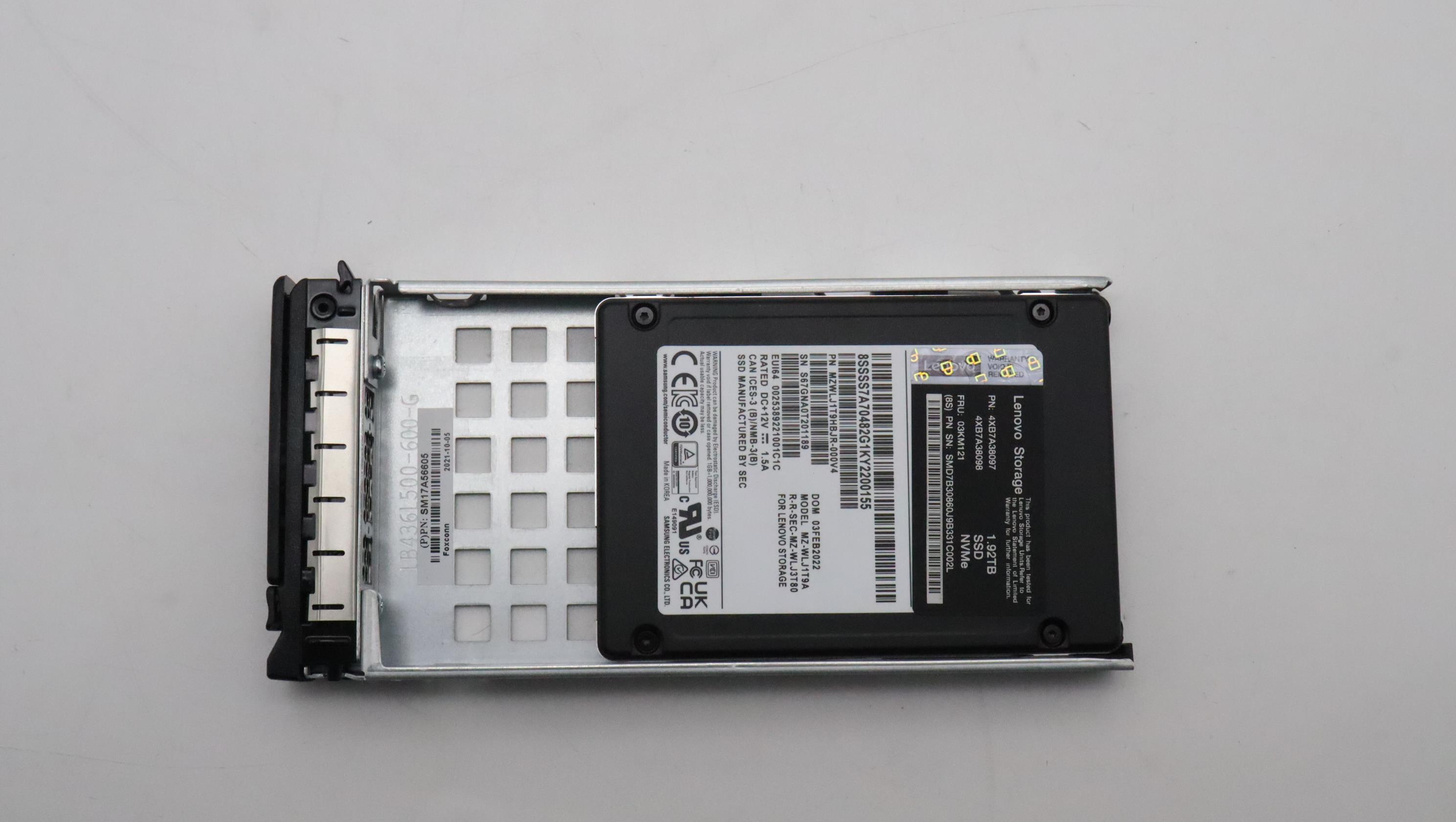 SSD накопитель Lenovo SSD, 1.9TB NVMe NON-SED HS for DE NVMe storage system (03KM121)