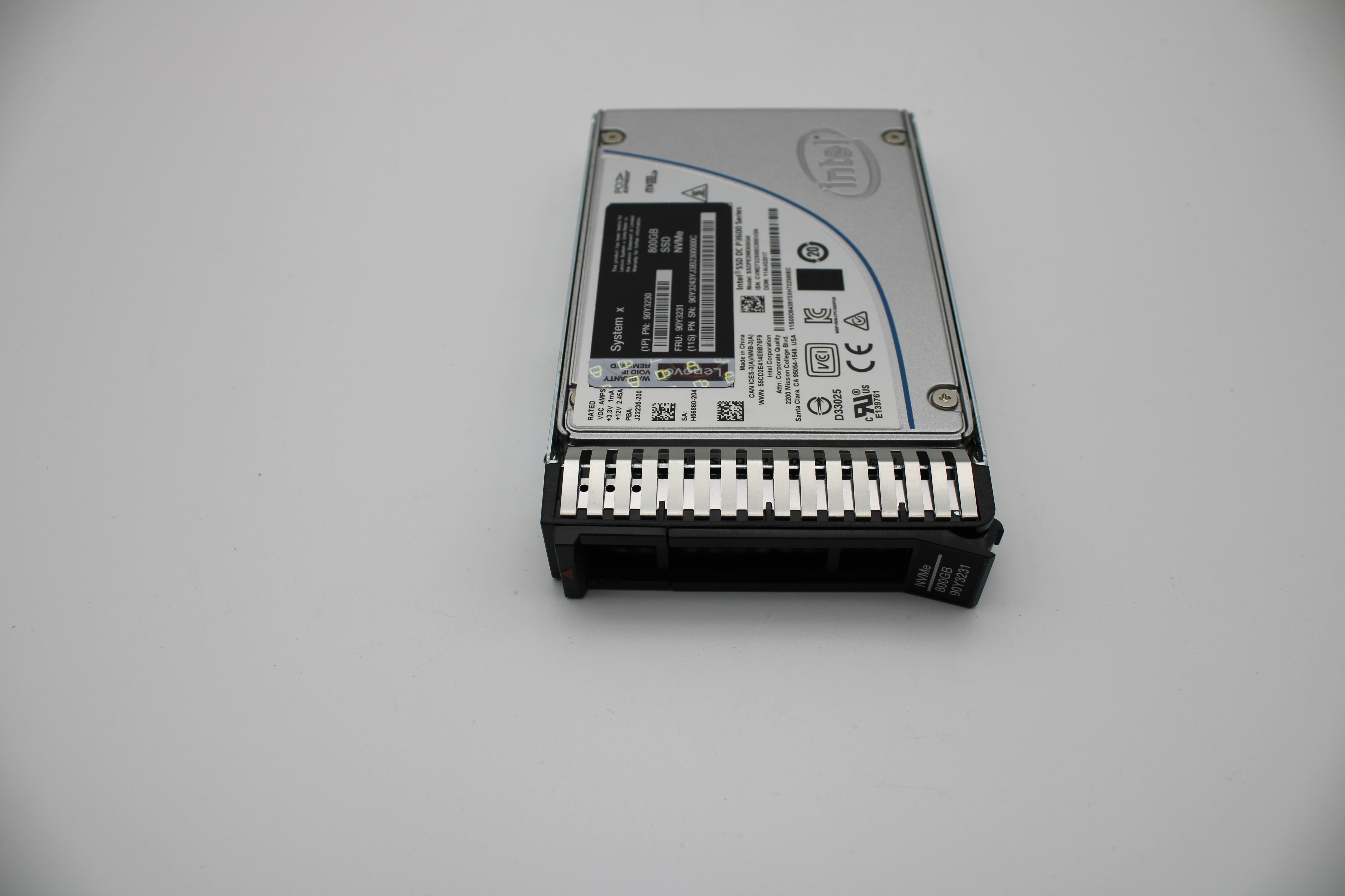 SSD накопитель Lenovo 800gbPCIeG3HS (90Y3231)